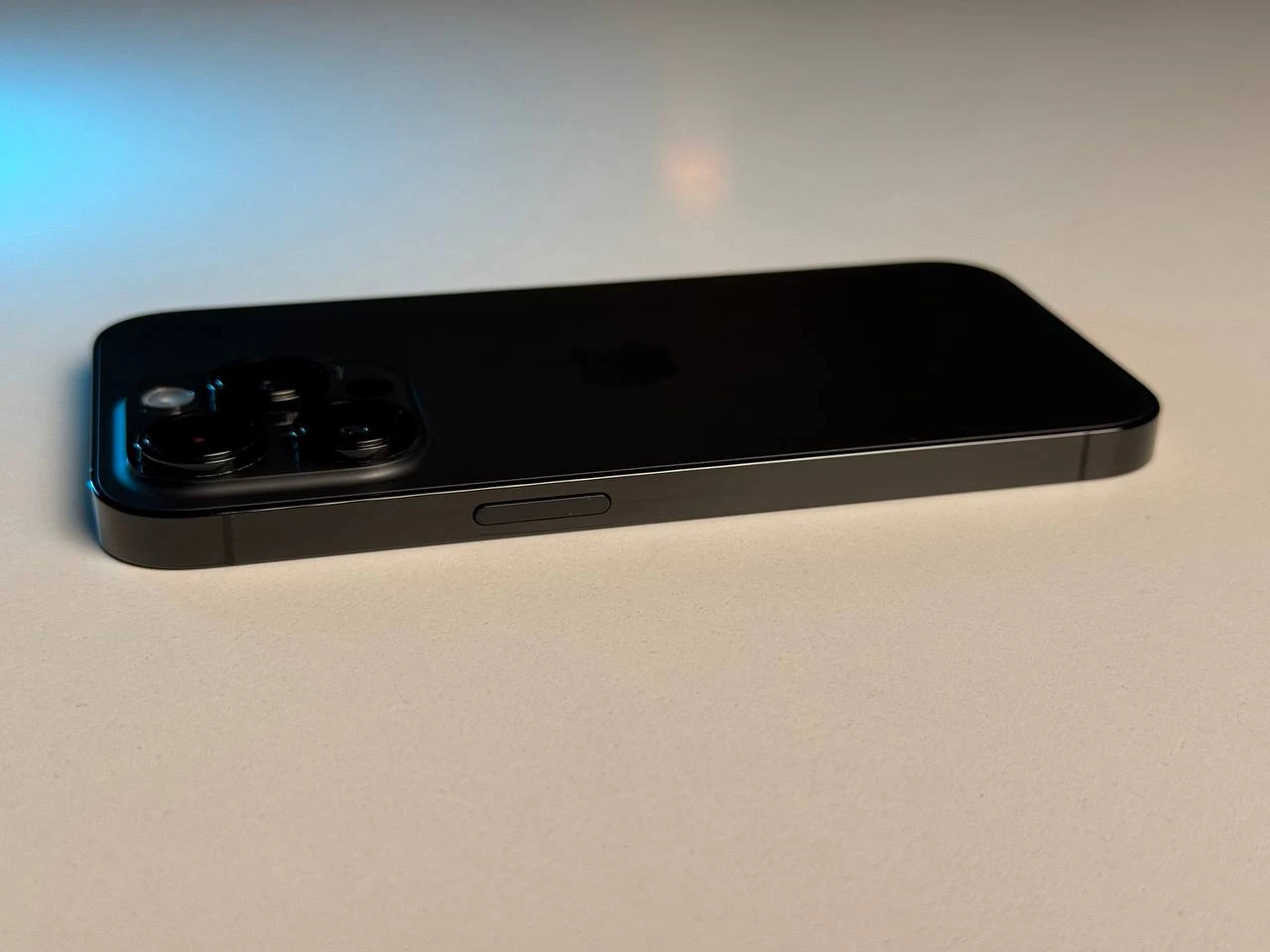 ВЖИВАНИЙ Apple iPhone 14 Pro 1TB Space Black (MQ2G3) - Стан: гарний | Акумулятор: 100% | Комплектація: iPhone, кабель | Гарантія: 3 міс.