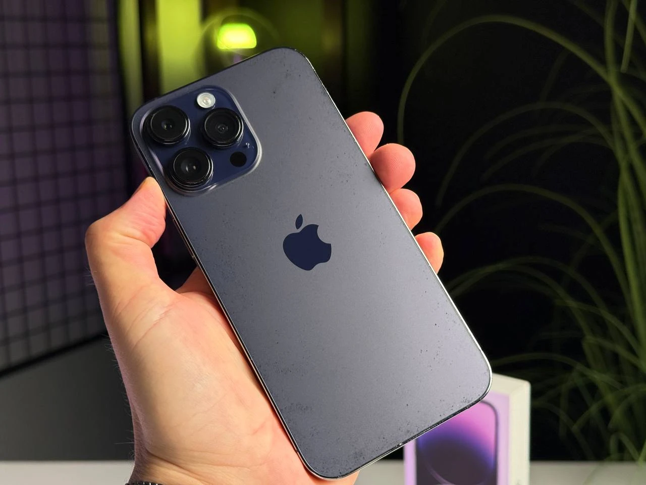 ВЖИВАНИЙ Apple iPhone 14 Pro Max 128GB Deep Purple (MQ9T3) - Стан: задовільний | Акумулятор: 100% | Комплектація: повний | Гарантія: 3 міс.