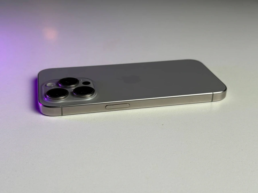 ВЖИВАНИЙ Apple iPhone 15 Pro 1TB Natural Titanium (MTVF3) - Стан: ідеальний | Акумулятор: 88% | Комплектація: iPhone, кабель | Гарантія: 3 міс.