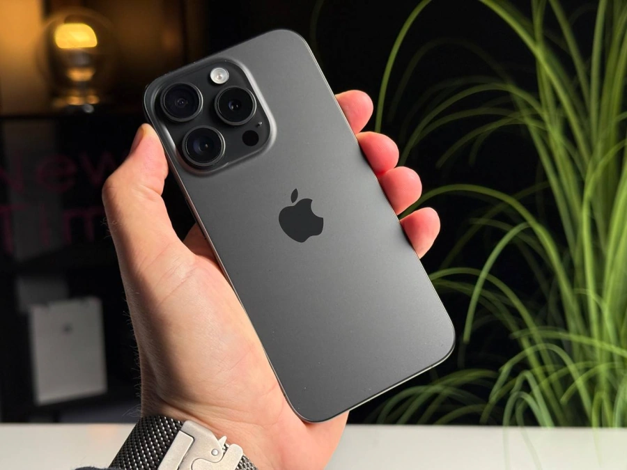 Б/У Apple iPhone 15 Pro 256GB Black Titanium (MTV13) - Состояние: хороший | Аккумулятор: 87% | Комплектация: iPhone, кабель | Гарантія: 3 мес.