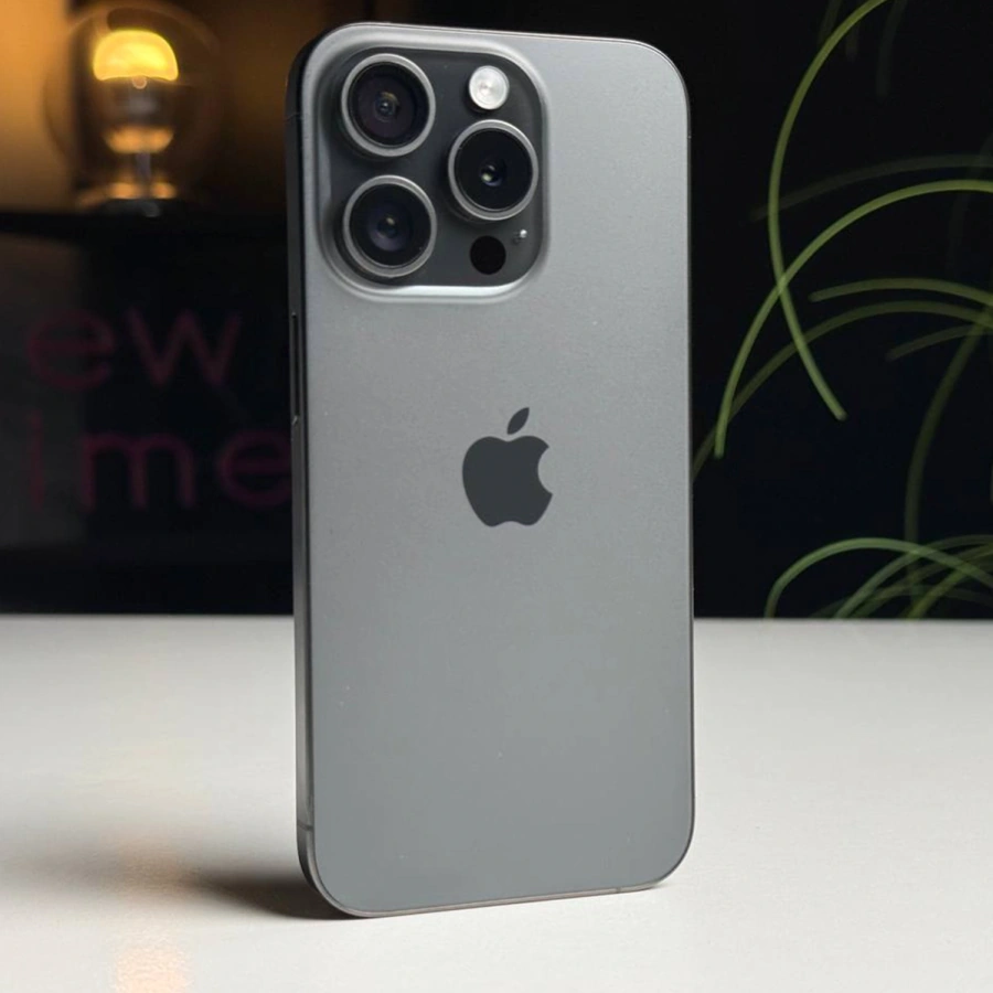 Б/У Apple iPhone 15 Pro 256GB Black Titanium (MTV13) - Состояние: хороший | Аккумулятор: 87% | Комплектация: iPhone, кабель | Гарантія: 3 мес.