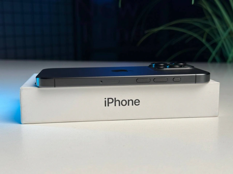 Б/У Apple iPhone 15 Pro 512GB Black Titanium (MTV73) - Состояние: хороший | Аккумулятор: 87% | Комплектация: полный | Гарантія: 3 мес.