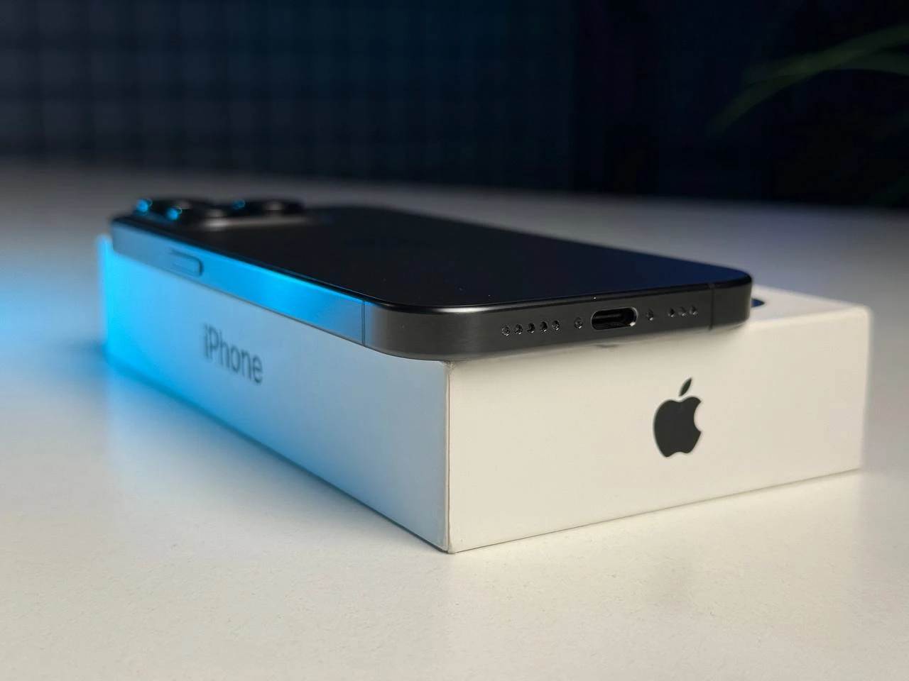 ВЖИВАНИЙ Apple iPhone 15 Pro 512GB Black Titanium (MTV73) - Стан: гарний | Акумулятор: 87% | Комплектація: повний | Гарантія: 3 міс.