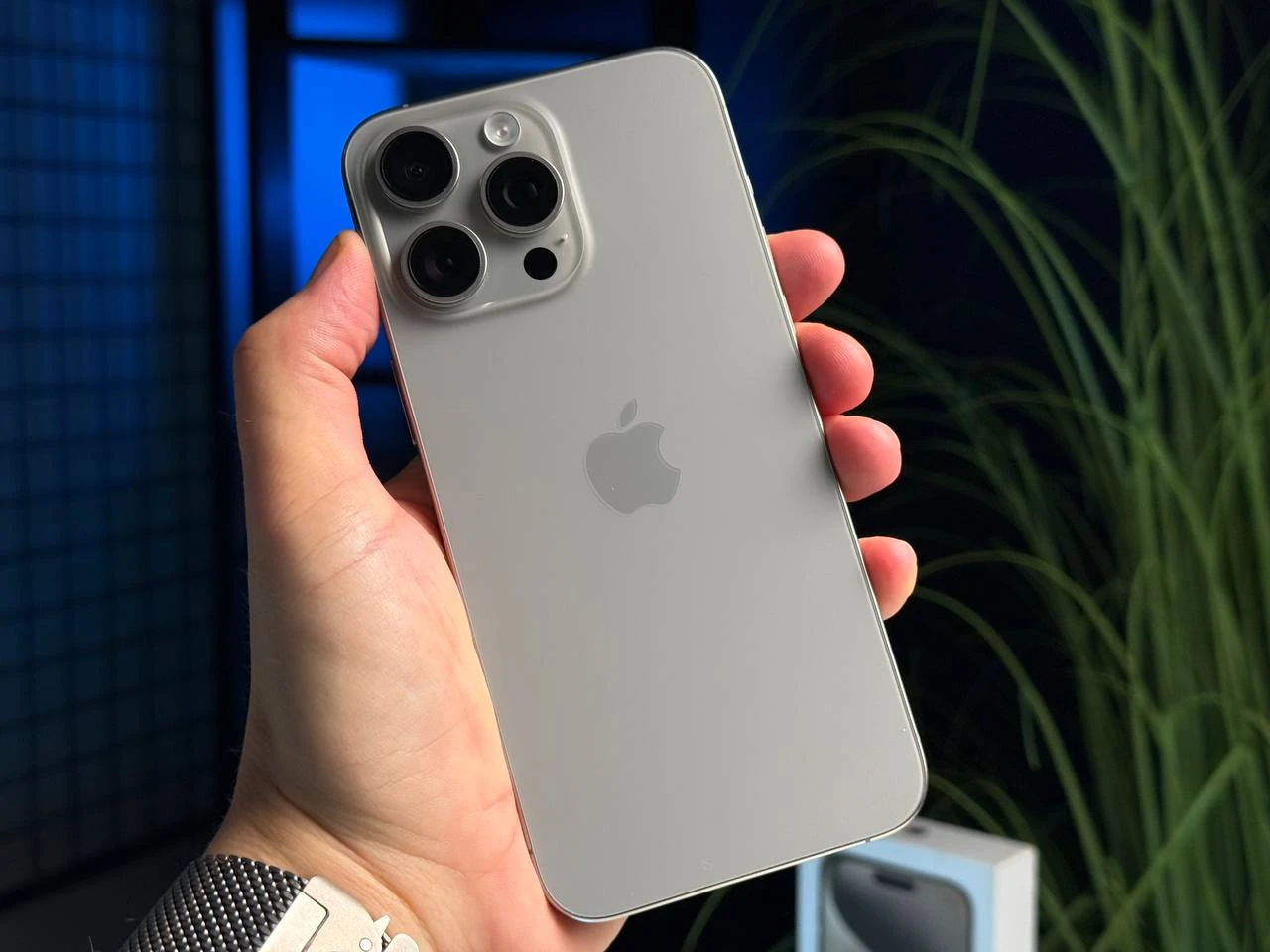 ВЖИВАНИЙ Apple iPhone 15 Pro Max 256GB Natural Titanium eSim (MU683) - Стан: гарний | Акумулятор: 86% | Комплектація: повний | Гарантія: 3 міс.