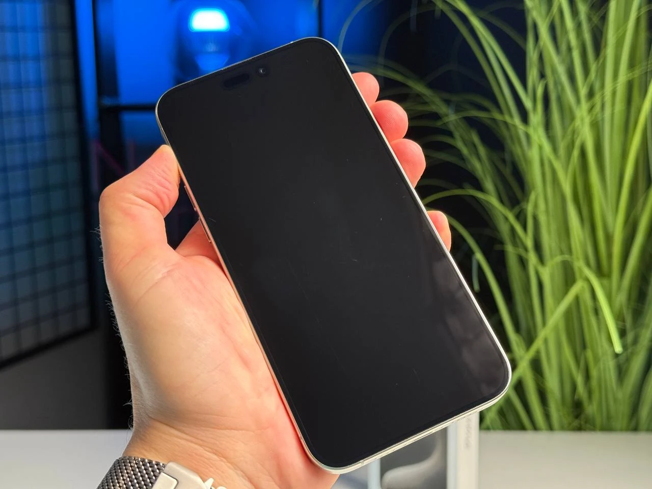 ВЖИВАНИЙ Apple iPhone 15 Pro Max 256GB Natural Titanium eSim (MU683) - Стан: гарний | Акумулятор: 86% | Комплектація: повний | Гарантія: 3 міс.