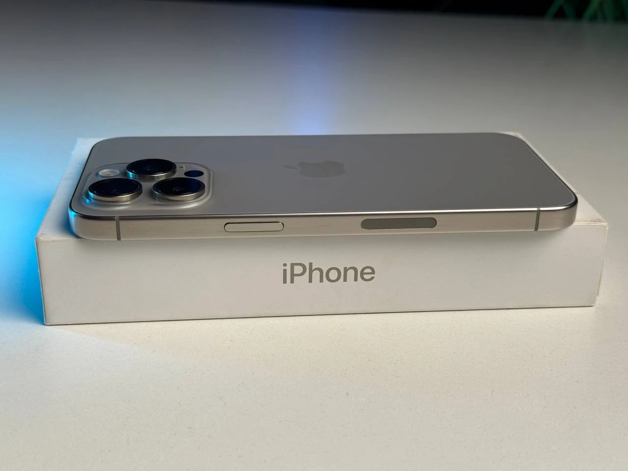 ВЖИВАНИЙ Apple iPhone 15 Pro Max 256GB Natural Titanium eSim (MU683) - Стан: гарний | Акумулятор: 86% | Комплектація: повний | Гарантія: 3 міс.