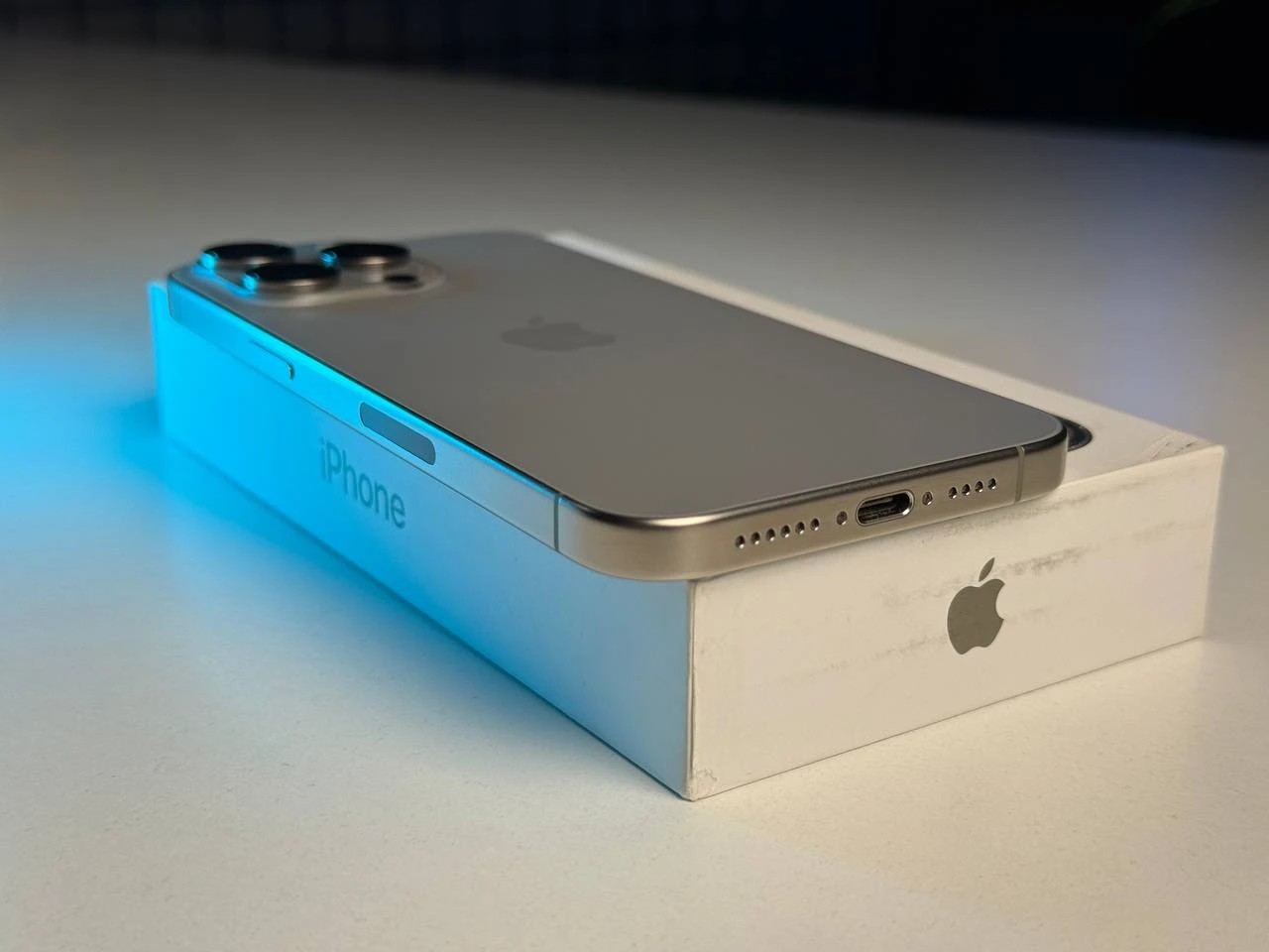 ВЖИВАНИЙ Apple iPhone 15 Pro Max 256GB Natural Titanium eSim (MU683) - Стан: гарний | Акумулятор: 86% | Комплектація: повний | Гарантія: 3 міс.