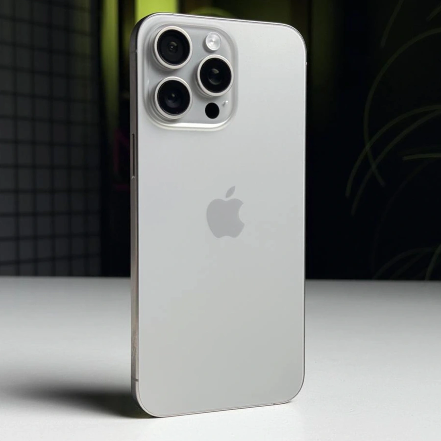 Б/У Apple iPhone 15 Pro Max 256GB Natural Titanium (MU793) - Состояние: хороший | Аккумулятор: 85% | Комплектация: iPhone, кабель | Гарантія: 3 мес.