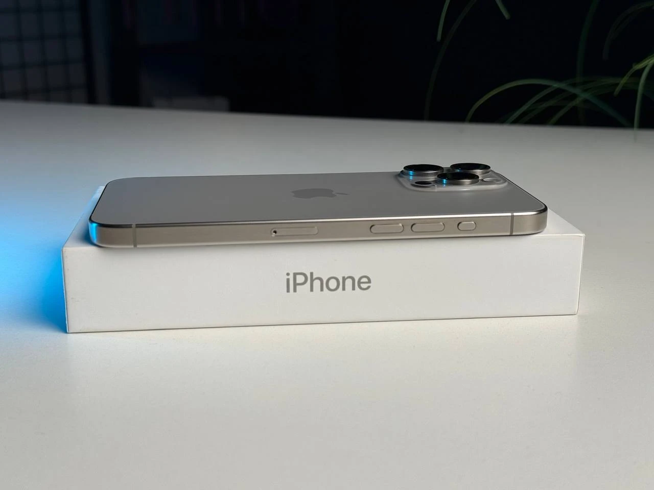 ВЖИВАНИЙ Apple iPhone 15 Pro Max 256GB Natural Titanium (MU793) - Стан: ідеальний | Акумулятор: 94% | Комплектація: повний | Гарантія: 3 міс.