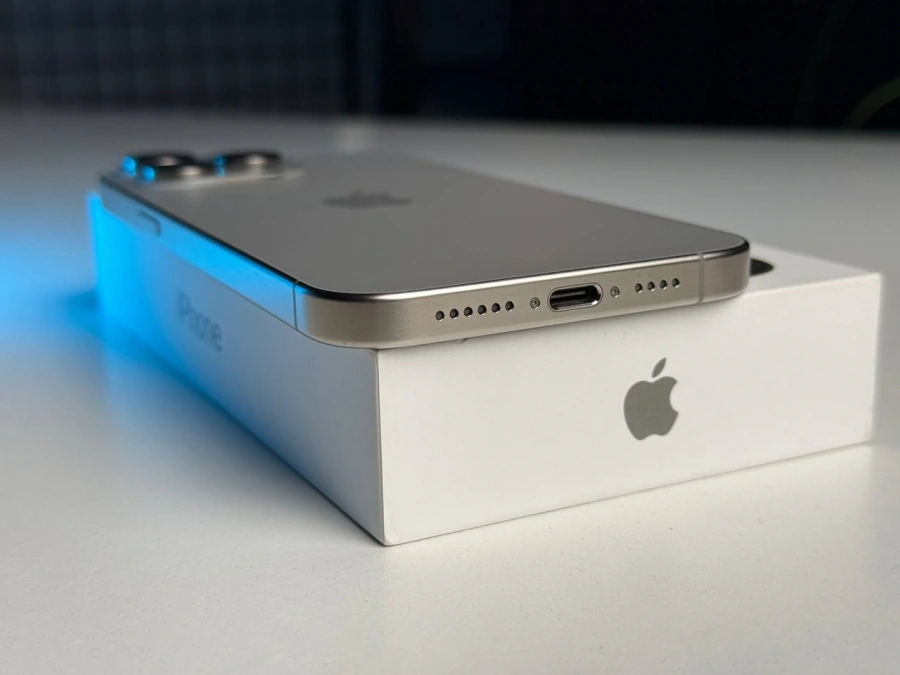 ВЖИВАНИЙ Apple iPhone 15 Pro Max 256GB Natural Titanium (MU793) - Стан: ідеальний | Акумулятор: 94% | Комплектація: повний | Гарантія: 3 міс.