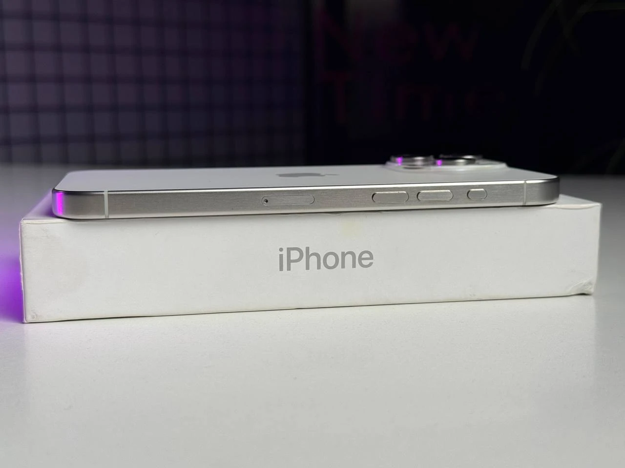 ВЖИВАНИЙ Apple iPhone 15 Pro Max 256GB White Titanium (MU783) - Стан: гарний | Акумулятор: 90% | Комплектація: повний | Гарантія: 3 міс.