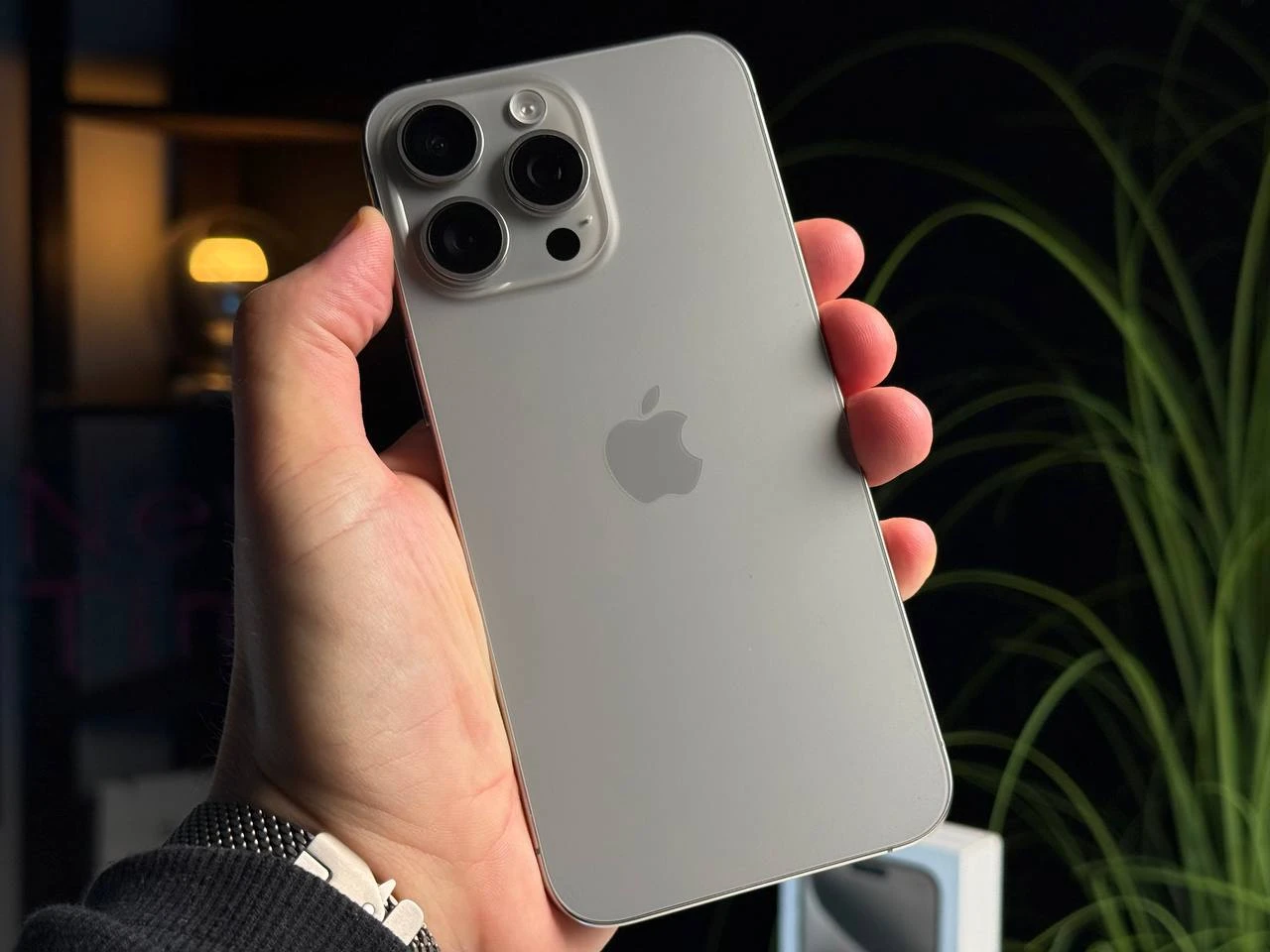 ВЖИВАНИЙ Apple iPhone 15 Pro Max 512GB Natural Titanium eSim (MU6D3) - Стан: гарний | Акумулятор: 100% | Комплектація: повний | Гарантія: 3 міс.