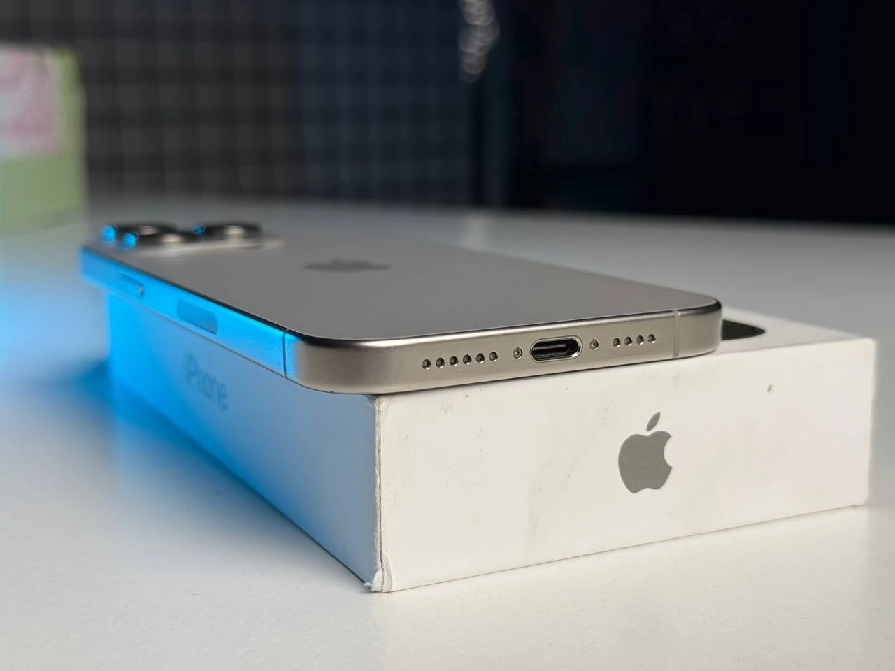 ВЖИВАНИЙ Apple iPhone 15 Pro Max 512GB Natural Titanium eSim (MU6D3) - Стан: гарний | Акумулятор: 100% | Комплектація: повний | Гарантія: 3 міс.