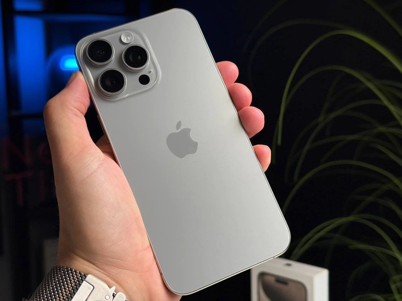 ВЖИВАНИЙ Apple iPhone 15 Pro Max 512GB Natural Titanium (MU7E3) - Стан: ідеальний | Акумулятор: 88% | Комплектація: повний | Гарантія: 3 міс.