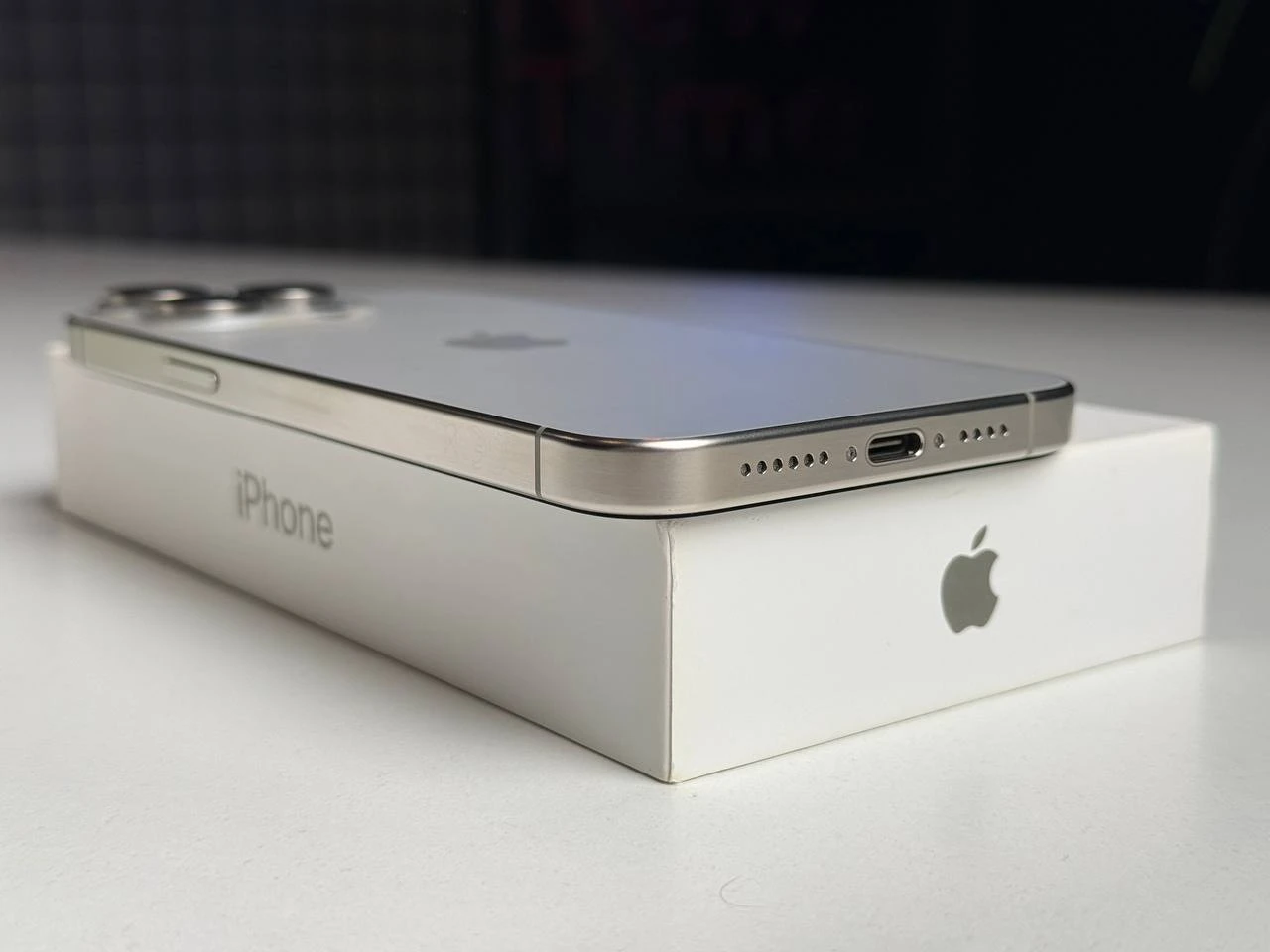 ВЖИВАНИЙ Apple iPhone 15 Pro Max 512GB Natural Titanium (MU7E3) - Стан: ідеальний | Акумулятор: 88% | Комплектація: повний | Гарантія: 3 міс.