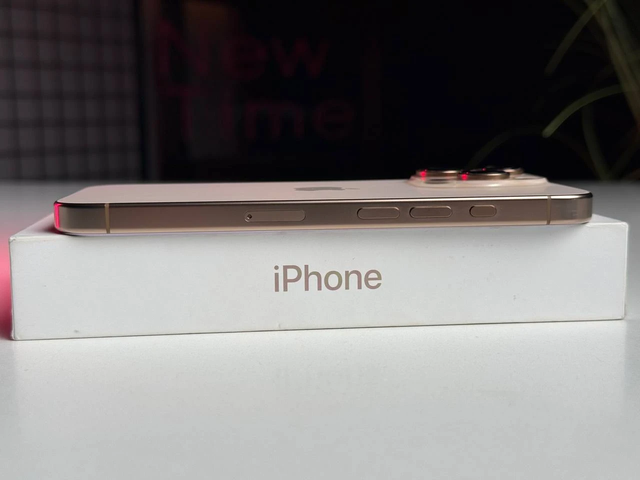 ВЖИВАНИЙ Apple iPhone 16 Pro 128GB Desert Titanium (MYNF3) - Стан: гарний | Акумулятор: 93% | Комплектація: повний | Гарантія: 3 міс.