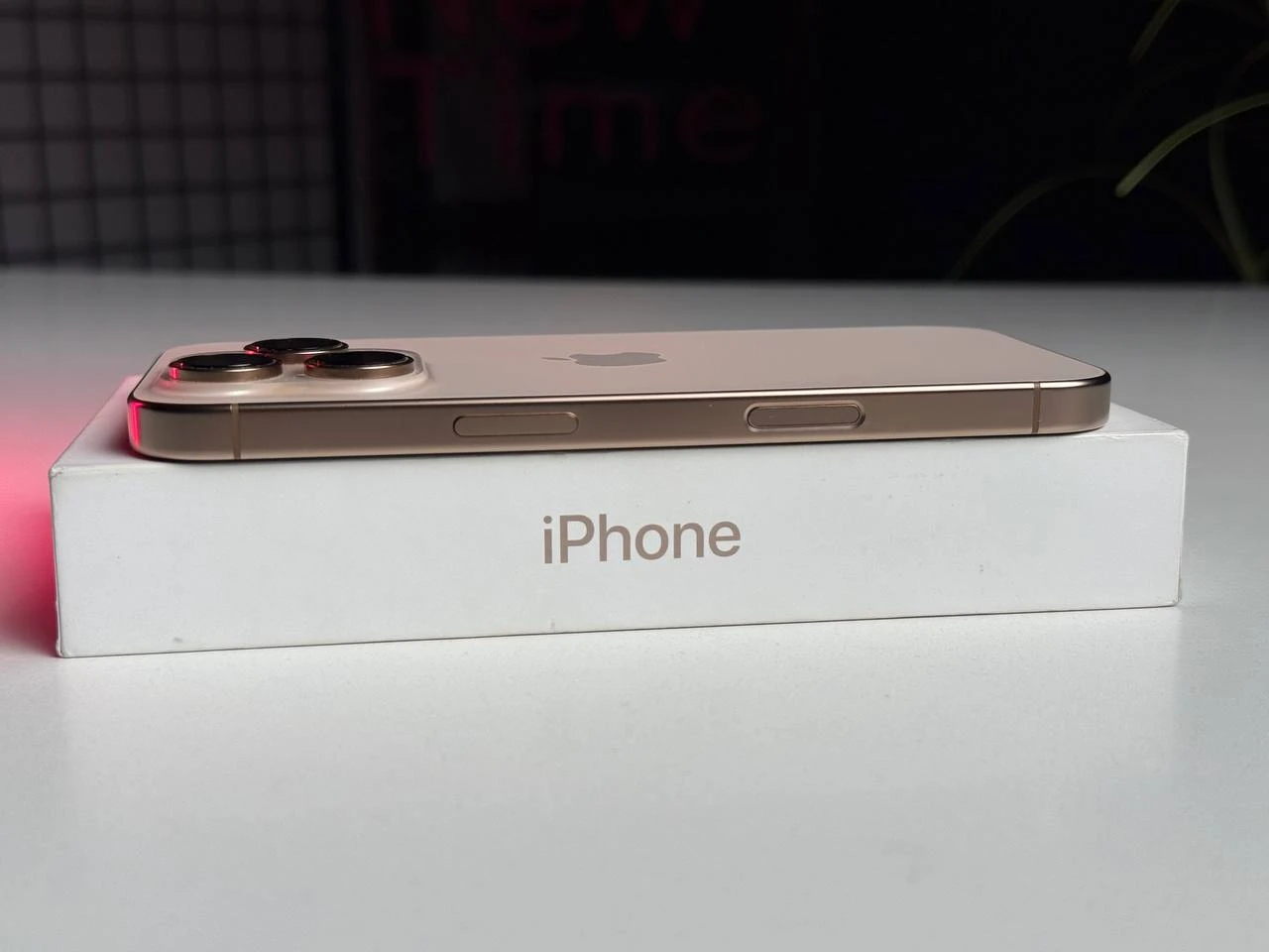 ВЖИВАНИЙ Apple iPhone 16 Pro 128GB Desert Titanium (MYNF3) - Стан: гарний | Акумулятор: 93% | Комплектація: повний | Гарантія: 3 міс.