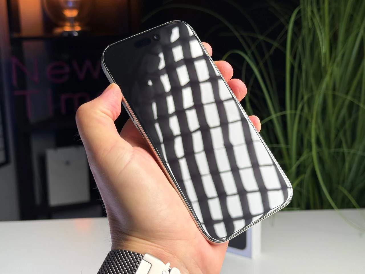 ВЖИВАНИЙ Apple iPhone 16 Pro 128GB Natural Titanium (MYNG3) - Стан: ідеальний | Акумулятор: 100% | Комплектація: повний | Гарантія: 3 міс.