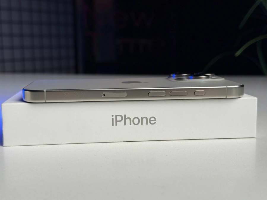 ВЖИВАНИЙ Apple iPhone 16 Pro 128GB Natural Titanium (MYNG3) - Стан: ідеальний | Акумулятор: 100% | Комплектація: повний | Гарантія: 3 міс.