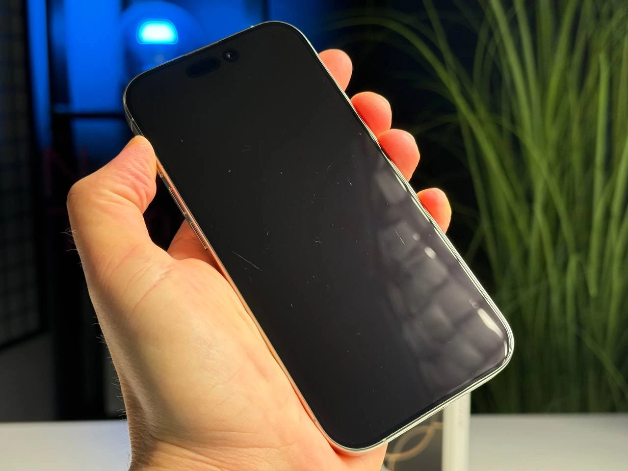 ВЖИВАНИЙ Apple iPhone 16 Pro 128GB Natural Titanium (MYNG3) - Стан: гарний | Акумулятор: 95% | Комплектація: повний | Гарантія: 3 міс.