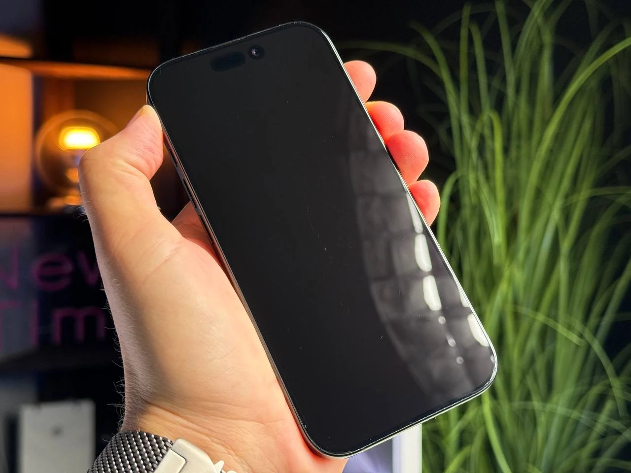 ВЖИВАНИЙ Apple iPhone 16 Pro 256GB Black Titanium (MYNH3) - Стан: гарний | Акумулятор: 99% | Комплектація: повний | Гарантія: 3 міс.