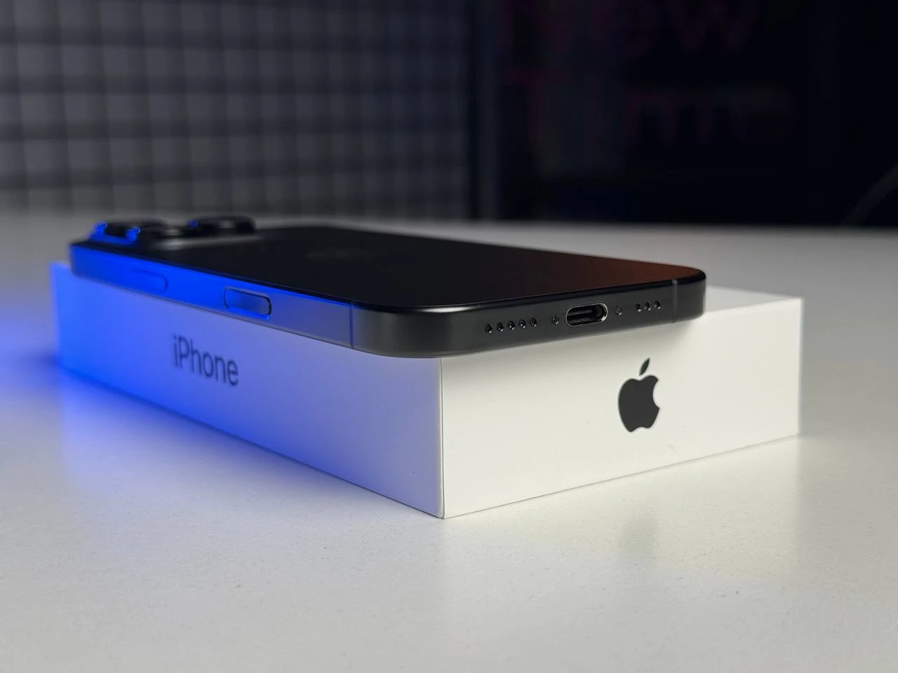 ВЖИВАНИЙ Apple iPhone 16 Pro 256GB Black Titanium (MYNH3) - Стан: гарний | Акумулятор: 99% | Комплектація: повний | Гарантія: 3 міс.