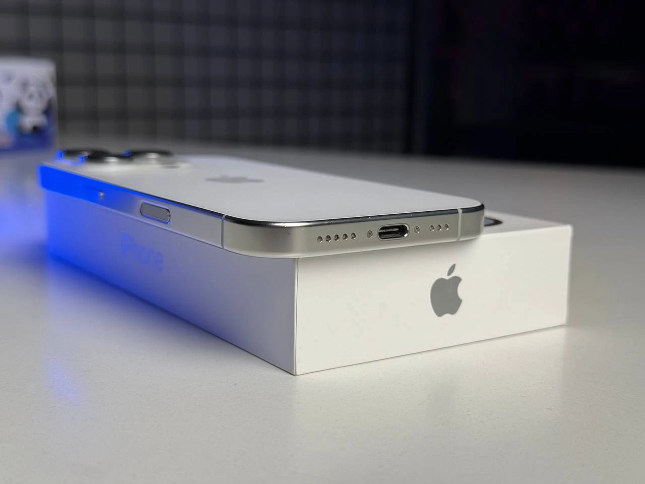 ВЖИВАНИЙ Apple iPhone 16 Pro 256GB White Titanium (MYNJ3) - Стан: гарний | Акумулятор: 91% | Комплектація: повний | Гарантія: 3 міс.