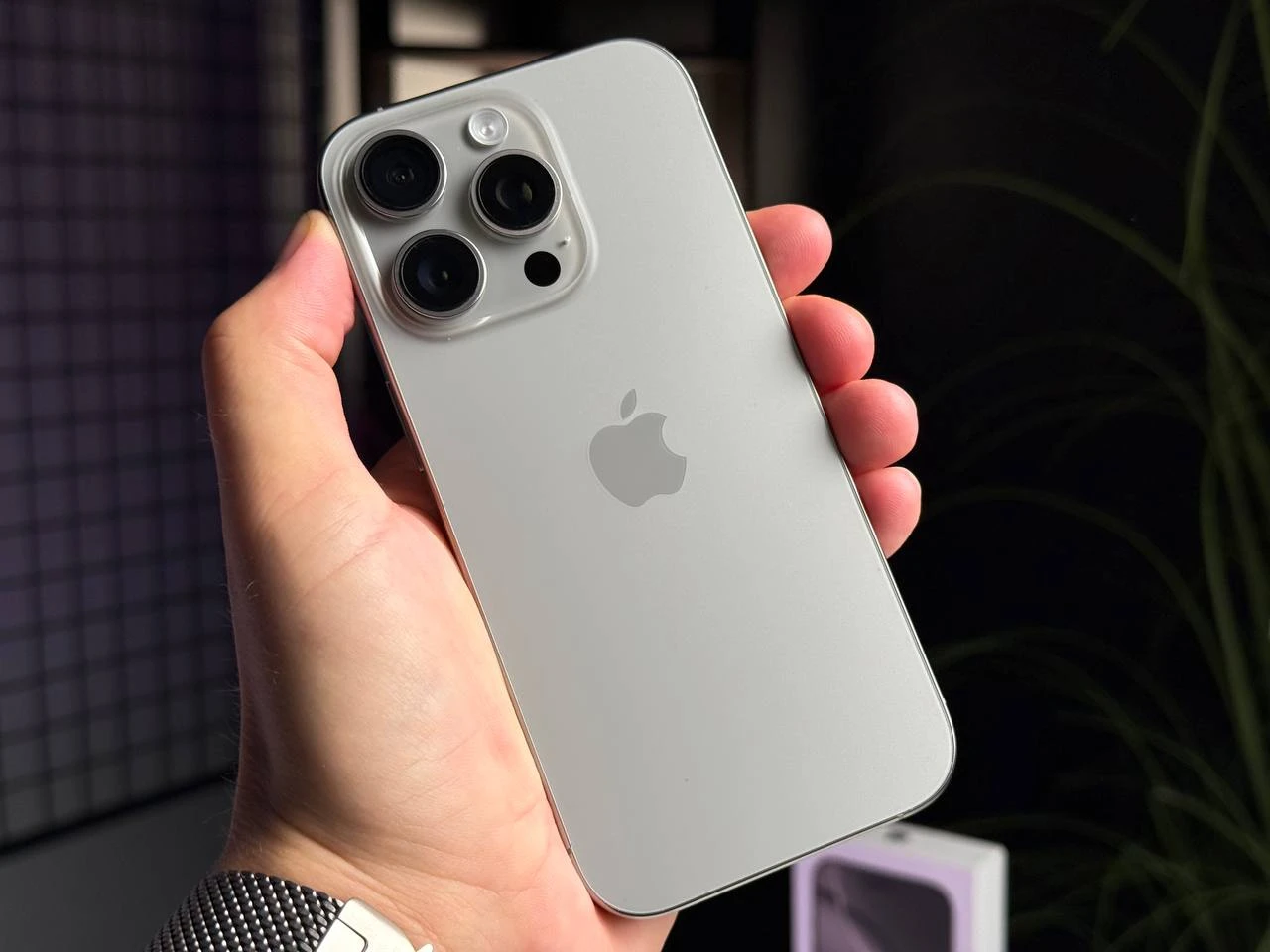 ВЖИВАНИЙ Apple iPhone 16 Pro 256GB Natural Titanium (MYNL3) - Стан: ідеальний | Акумулятор: 100% | Комплектація: повний | Гарантія: 6 міс.