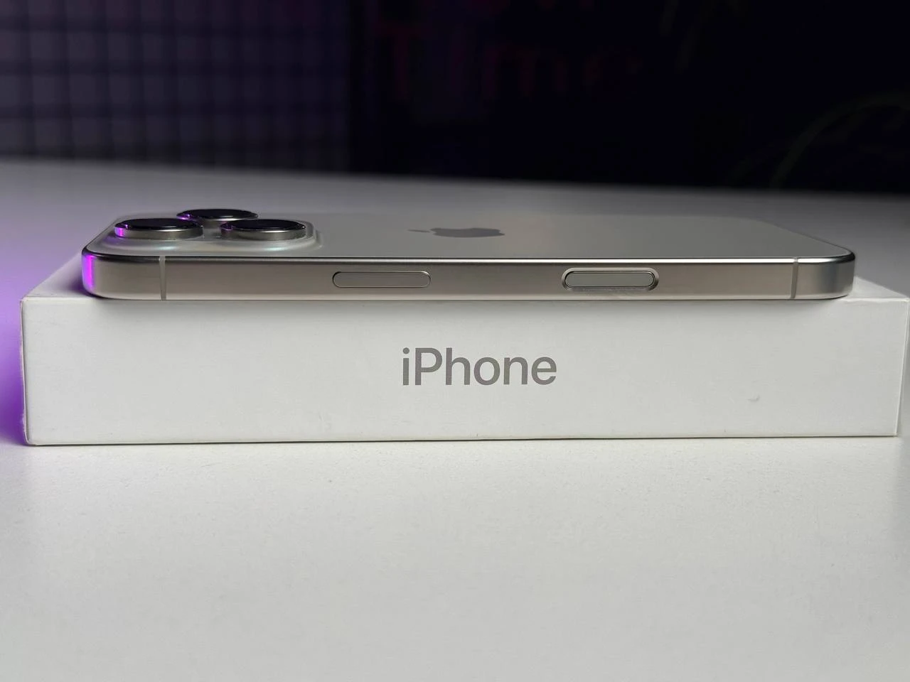 ВЖИВАНИЙ Apple iPhone 16 Pro 256GB Natural Titanium (MYNL3) - Стан: ідеальний | Акумулятор: 100% | Комплектація: повний | Гарантія: 6 міс.