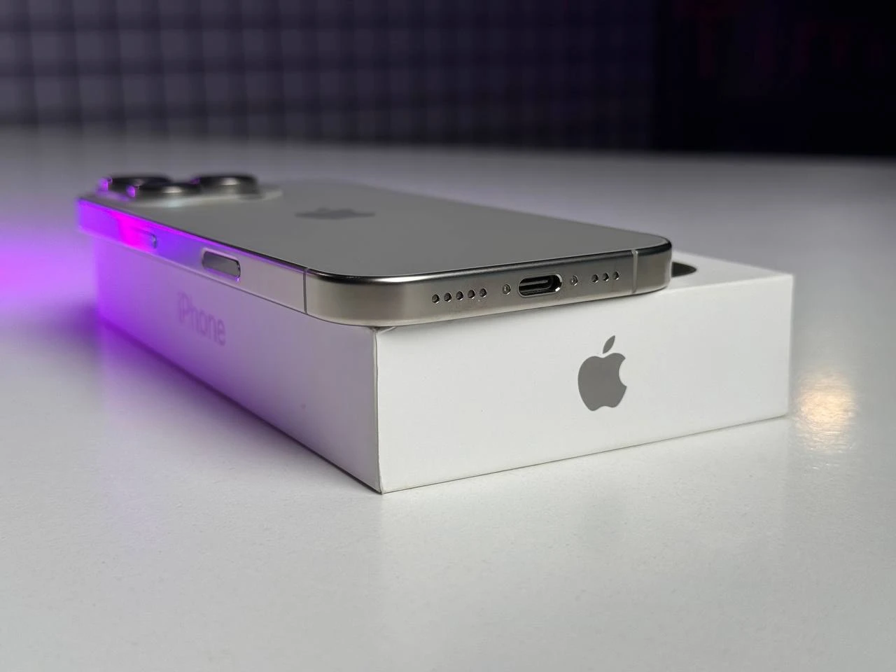 ВЖИВАНИЙ Apple iPhone 16 Pro 256GB Natural Titanium (MYNL3) - Стан: ідеальний | Акумулятор: 100% | Комплектація: повний | Гарантія: 6 міс.