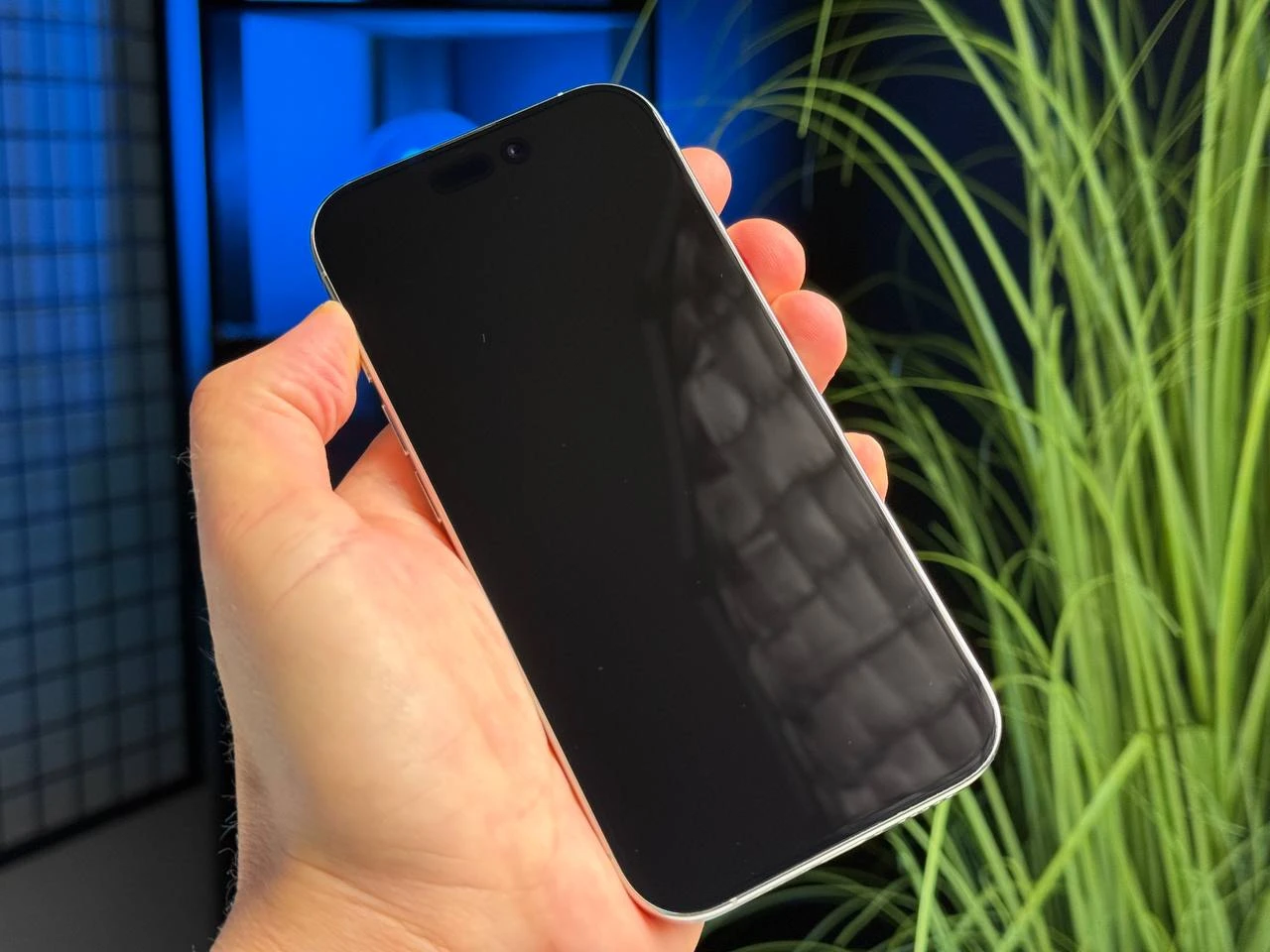 ВЖИВАНИЙ Apple iPhone 16 Pro 512GB White Titanium (MYNN3) - Стан: гарний | Акумулятор: 93% | Комплектація: iPhone, кабель | Гарантія: 3 міс.