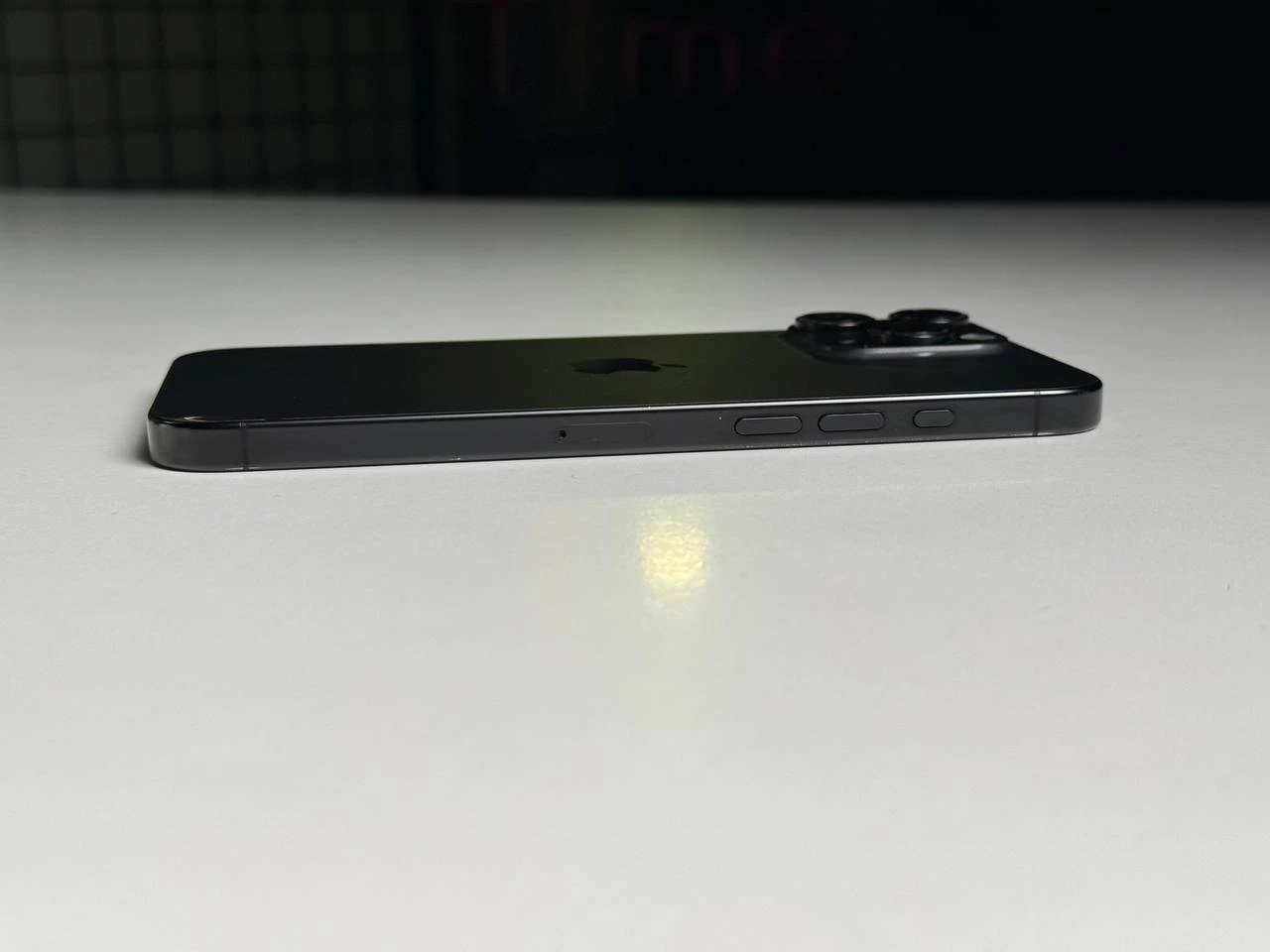 ВЖИВАНИЙ Apple iPhone 16 Pro Max 1TB Black Titanium (MYX43) - Стан: задовільний | Акумулятор: 95% | Комплектація: iPhone, кабель | Гарантія: 3 міс.