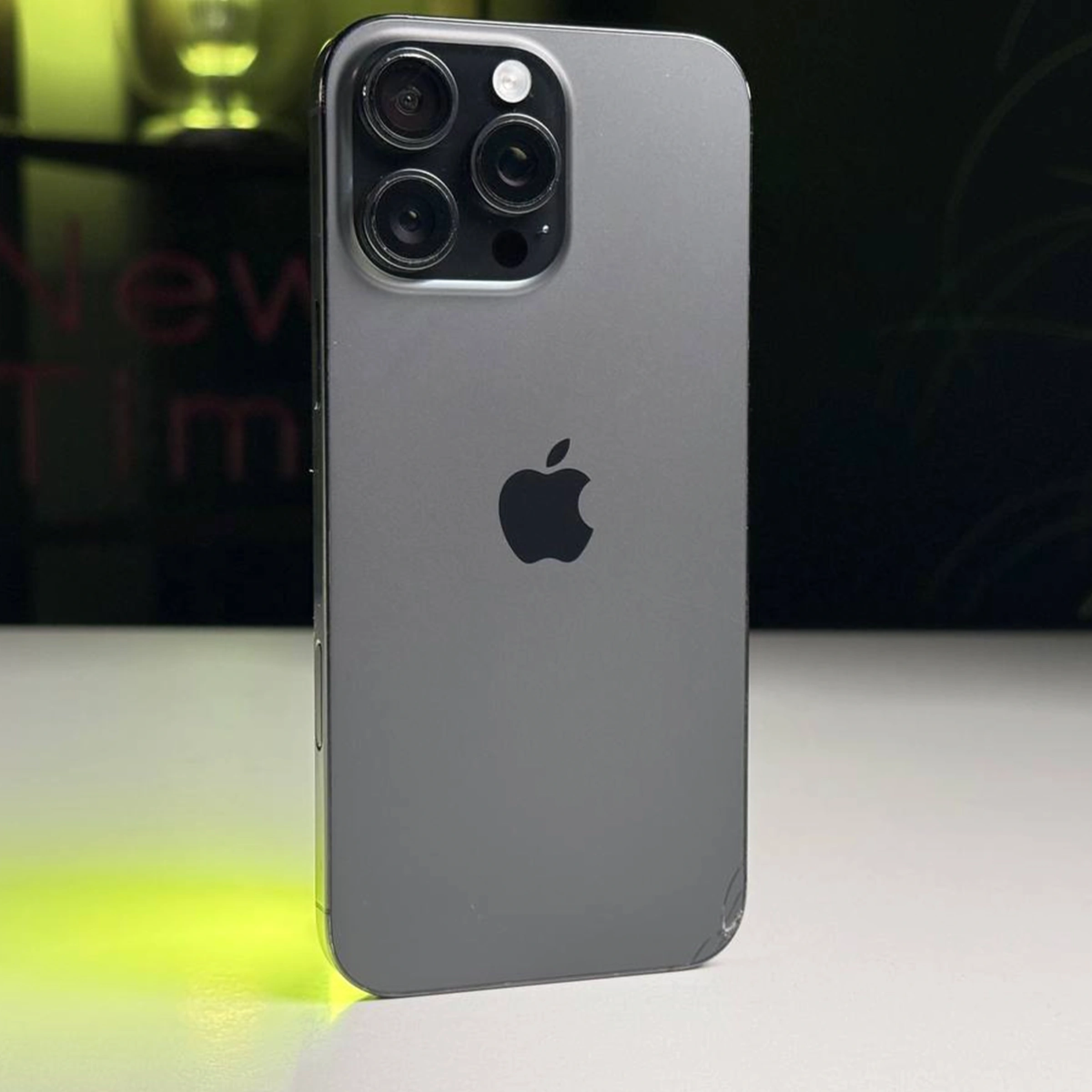 ВЖИВАНИЙ Apple iPhone 16 Pro Max 1TB Black Titanium (MYX43) - Стан: задовільний | Акумулятор: 95% | Комплектація: iPhone, кабель | Гарантія: 3 міс.