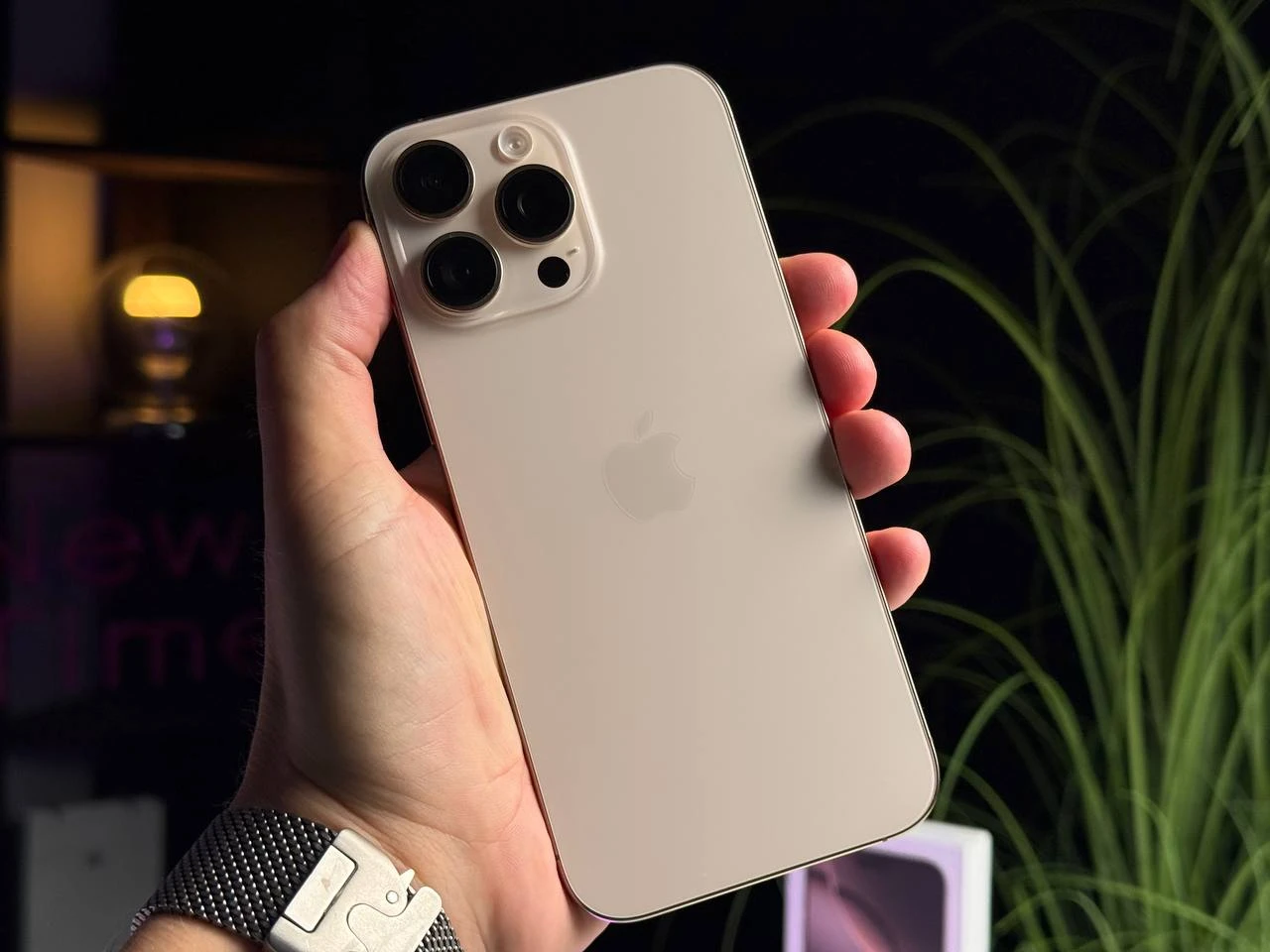 ВЖИВАНИЙ Apple iPhone 16 Pro Max 1TB Desert Titanium (MYX63) - Стан: гарний | Акумулятор: 100% | Комплектація: повний | Гарантія: 3 міс.