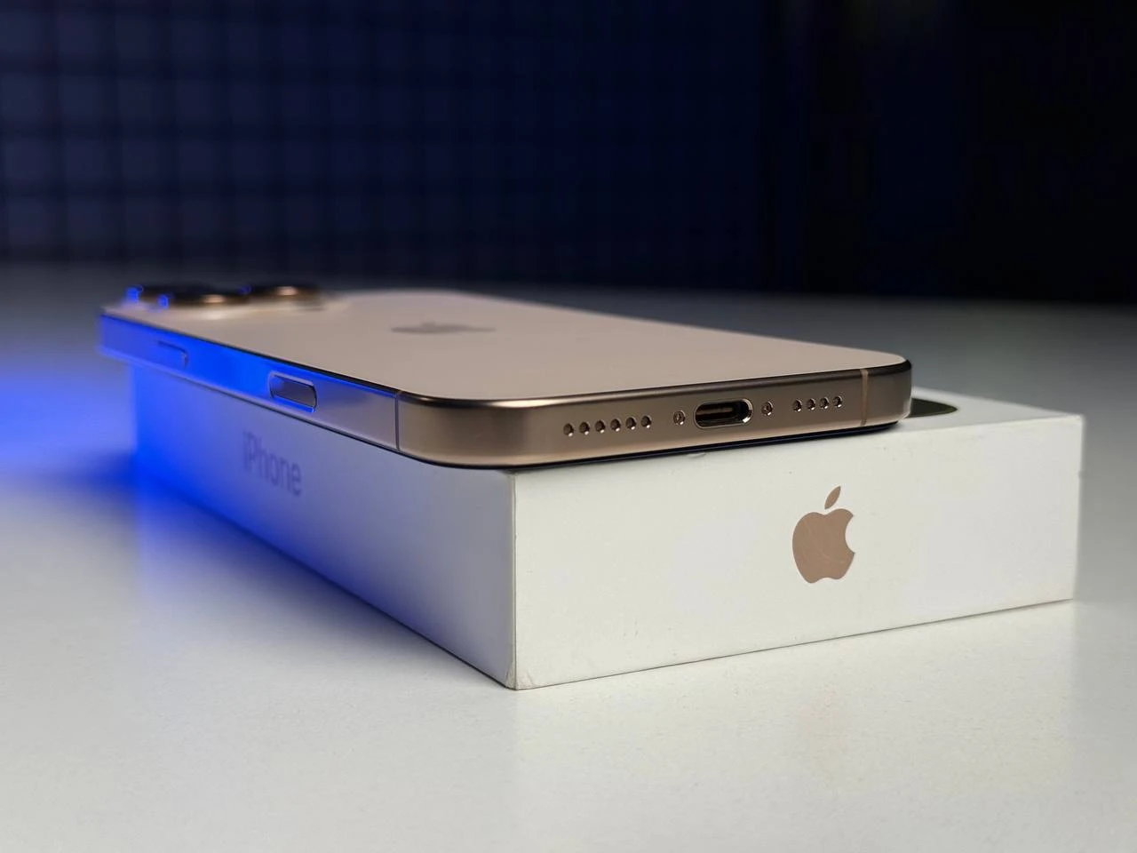 ВЖИВАНИЙ Apple iPhone 16 Pro Max 1TB Desert Titanium (MYX63) - Стан: ідеальний | Акумулятор: 94% | Комплектація: повний | Гарантія: 3 міс.