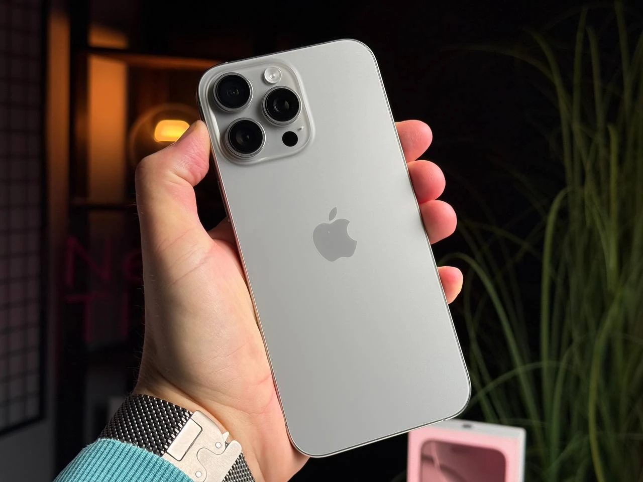 ВЖИВАНИЙ Apple iPhone 16 Pro Max 1TB Natural Titanium (MYX73) - Стан: гарний | Акумулятор: 100% | Комплектація: повний | Гарантія: 3 міс.