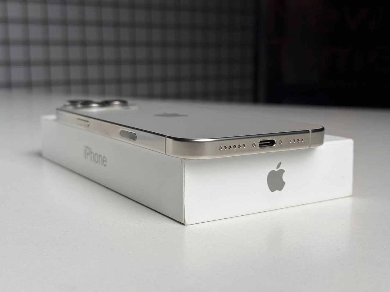 ВЖИВАНИЙ Apple iPhone 16 Pro Max 1TB Natural Titanium (MYX73) - Стан: гарний | Акумулятор: 100% | Комплектація: повний | Гарантія: 3 міс.