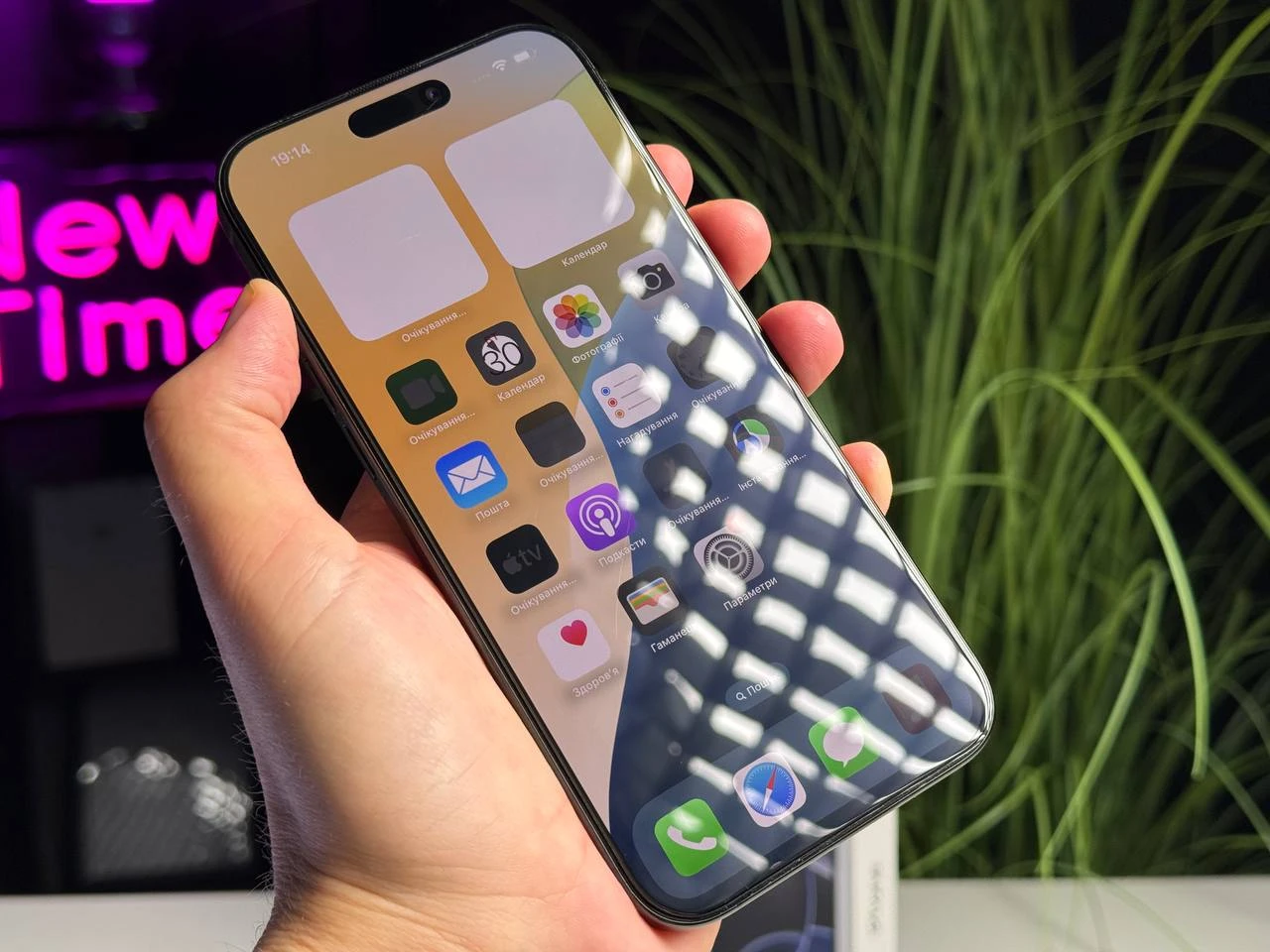 ВЖИВАНИЙ Apple iPhone 16 Pro Max 256GB Black Titanium (MYWV3) - Стан: гарний | Акумулятор: 94% | Комплектація: повний | Гарантія: 3 міс.