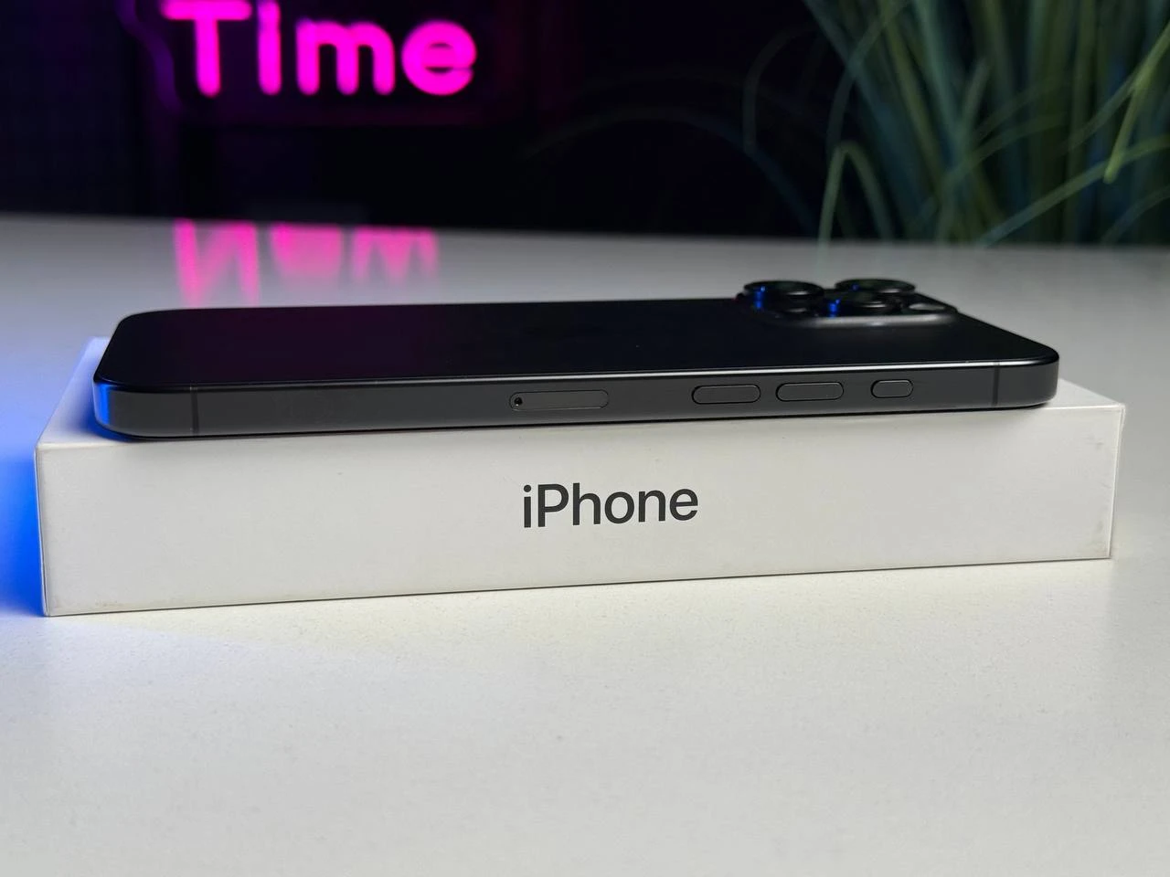 ВЖИВАНИЙ Apple iPhone 16 Pro Max 256GB Black Titanium (MYWV3) - Стан: гарний | Акумулятор: 94% | Комплектація: повний | Гарантія: 3 міс.