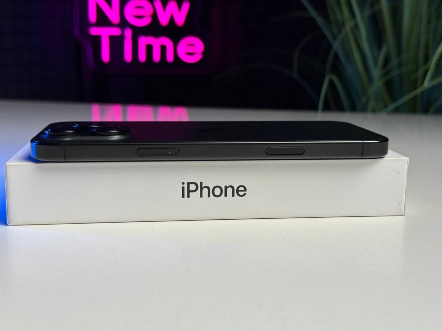 ВЖИВАНИЙ Apple iPhone 16 Pro Max 256GB Black Titanium (MYWV3) - Стан: гарний | Акумулятор: 94% | Комплектація: повний | Гарантія: 3 міс.