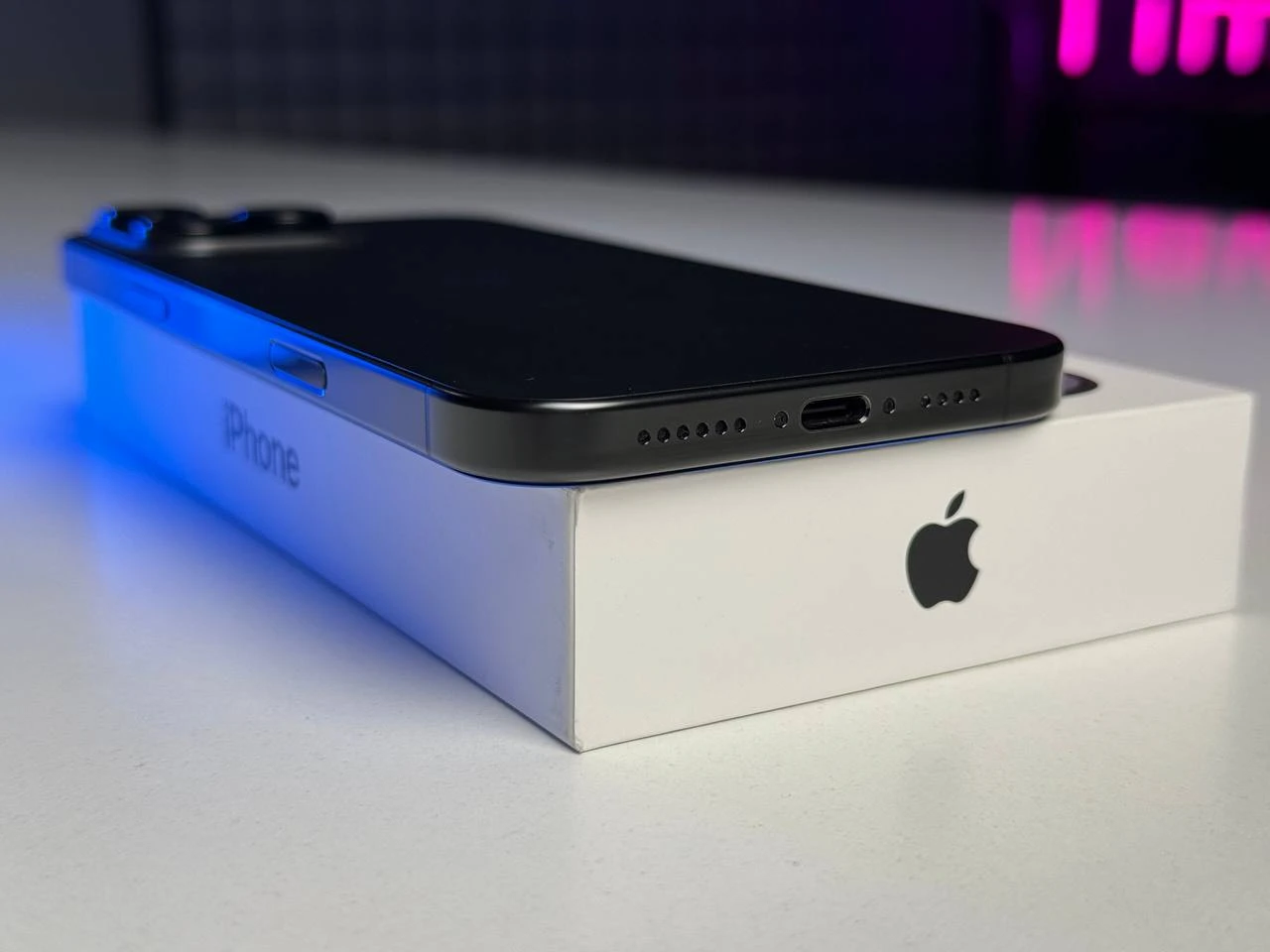 ВЖИВАНИЙ Apple iPhone 16 Pro Max 256GB Black Titanium (MYWV3) - Стан: гарний | Акумулятор: 94% | Комплектація: повний | Гарантія: 3 міс.