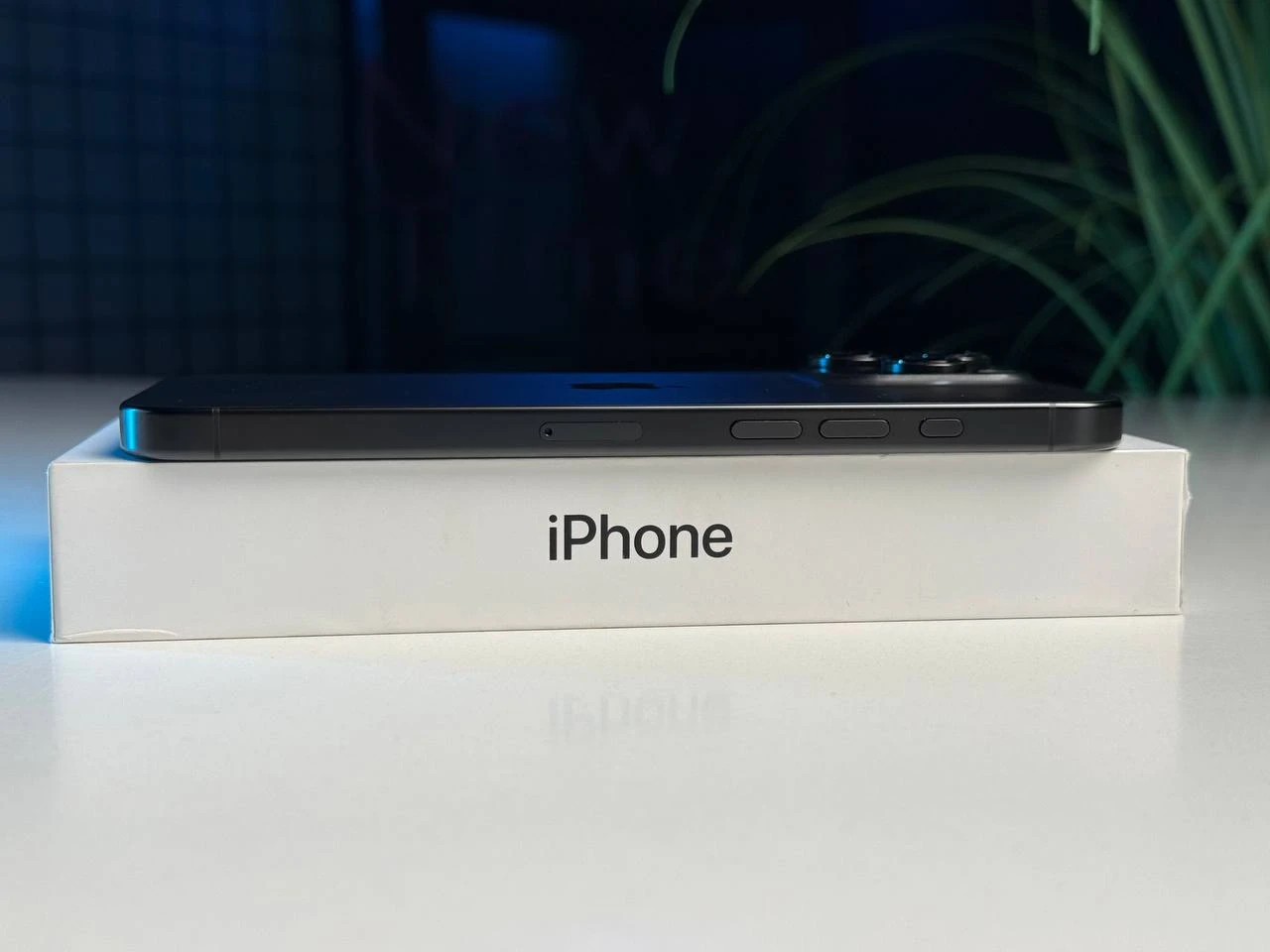 ВЖИВАНИЙ Apple iPhone 16 Pro Max 256GB Black Titanium (MYWV3) - Стан: гарний | Акумулятор: 94% | Комплектація: повний | Гарантія: 3 міс.