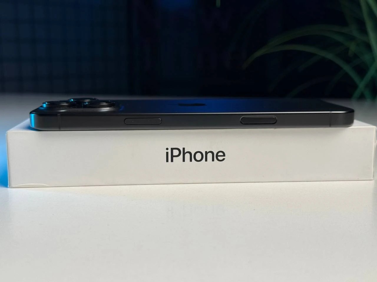 ВЖИВАНИЙ Apple iPhone 16 Pro Max 256GB Black Titanium (MYWV3) - Стан: гарний | Акумулятор: 94% | Комплектація: повний | Гарантія: 3 міс.