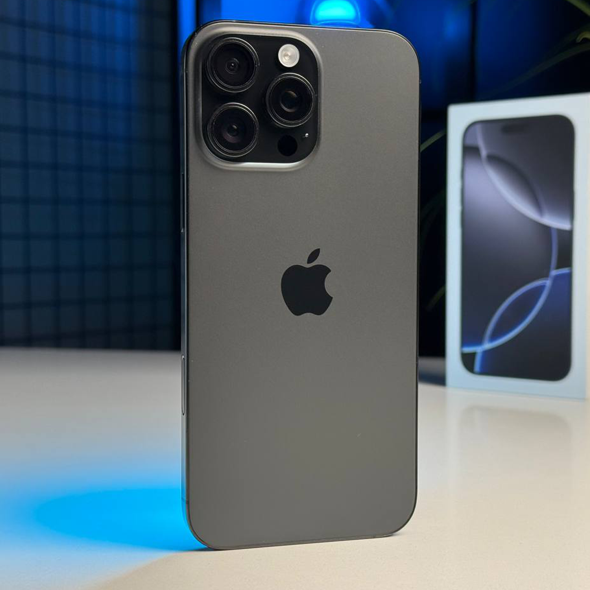 ВЖИВАНИЙ Apple iPhone 16 Pro Max 256GB Black Titanium (MYWV3) - Стан: гарний | Акумулятор: 94% | Комплектація: повний | Гарантія: 3 міс.