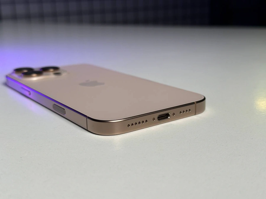 ВЖИВАНИЙ Apple iPhone 16 Pro Max 256GB Desert Titanium (MYWX3) - Стан: гарний | Акумулятор: 92% | Комплектація: iPhone, кабель | Гарантія: 3 міс.