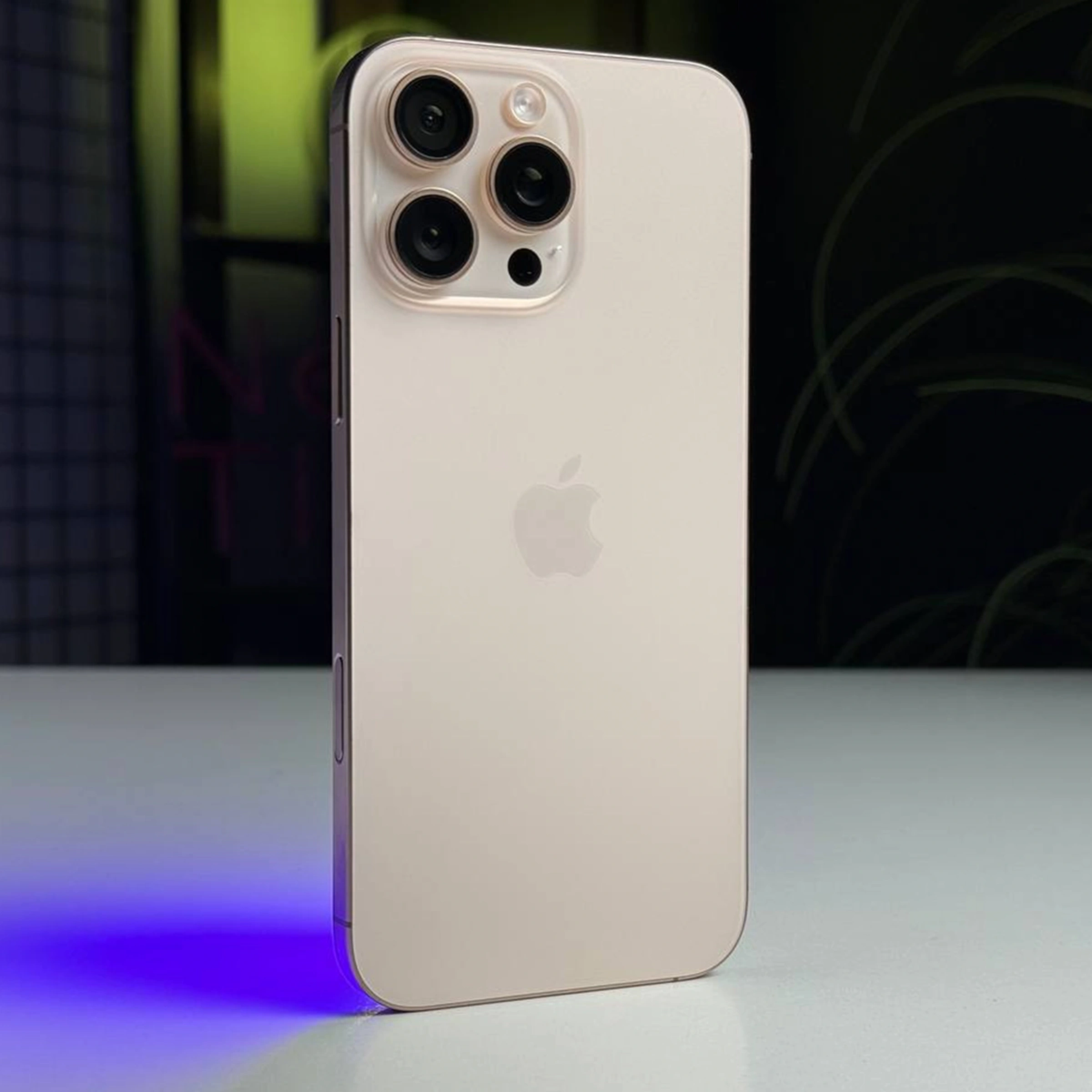 ВЖИВАНИЙ Apple iPhone 16 Pro Max 256GB Desert Titanium (MYWX3) - Стан: гарний | Акумулятор: 92% | Комплектація: iPhone, кабель | Гарантія: 3 міс.