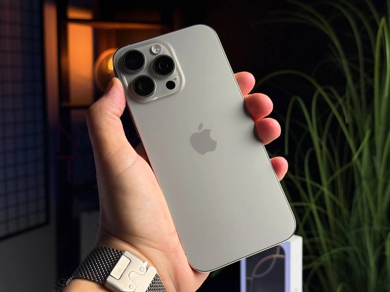 ВЖИВАНИЙ Apple iPhone 16 Pro Max 256GB Natural Titanium (MYWY3) - Стан: ідеальний | Акумулятор: 97% | Комплектація: повний | Гарантія: 3 міс.