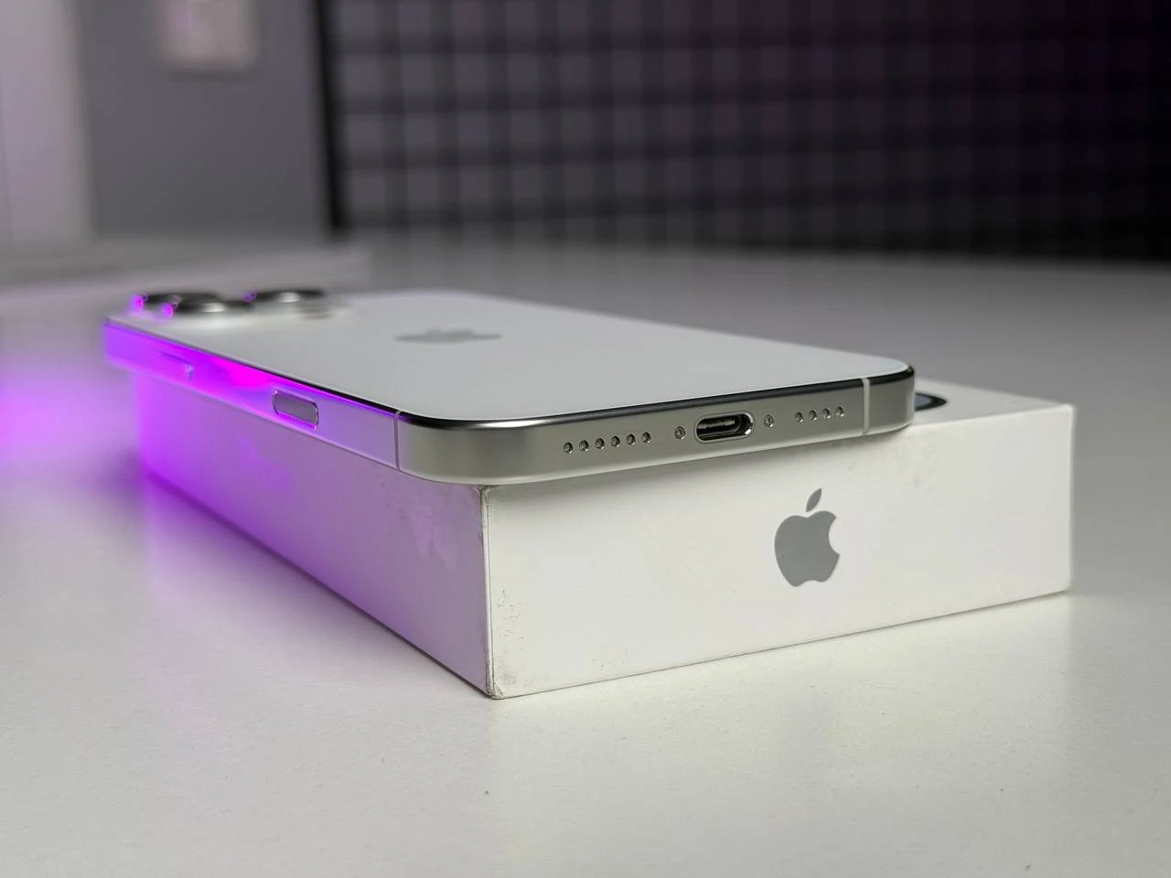 ВЖИВАНИЙ Apple iPhone 16 Pro Max 256GB White Titanium (MYWW3) - Стан: ідеальний | Акумулятор: 95% | Комплектація: повний | Гарантія: 3 міс.