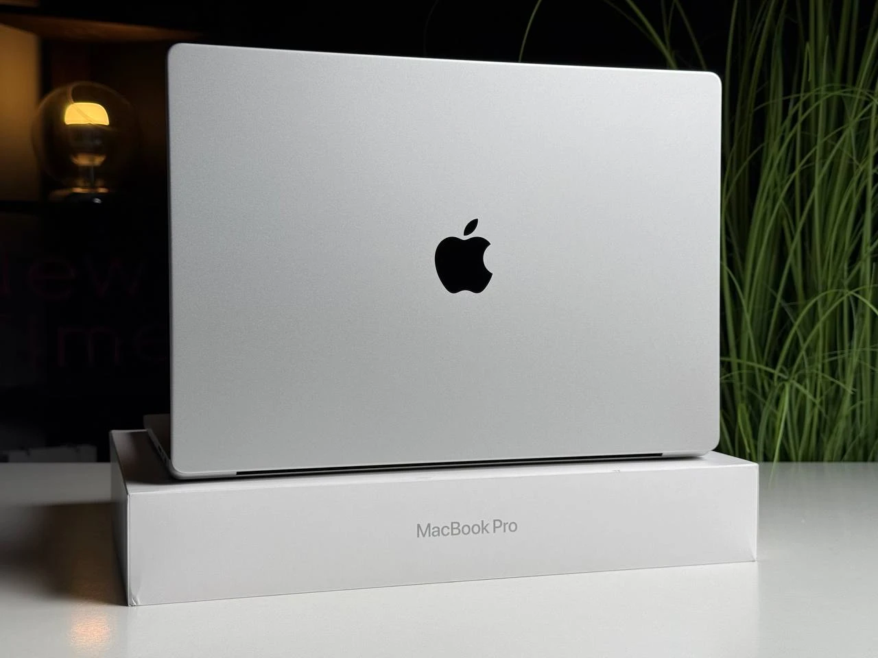 ВЖИВАНИЙ Apple MacBook Pro 16" M4 Pro/14CPU/20GPU/48GB/512GB Silver 2024 (MX2U3) - Стан: ідеальний | Акумулятор: 100% | Комплектація: повний | Гарантія: 3 міс.