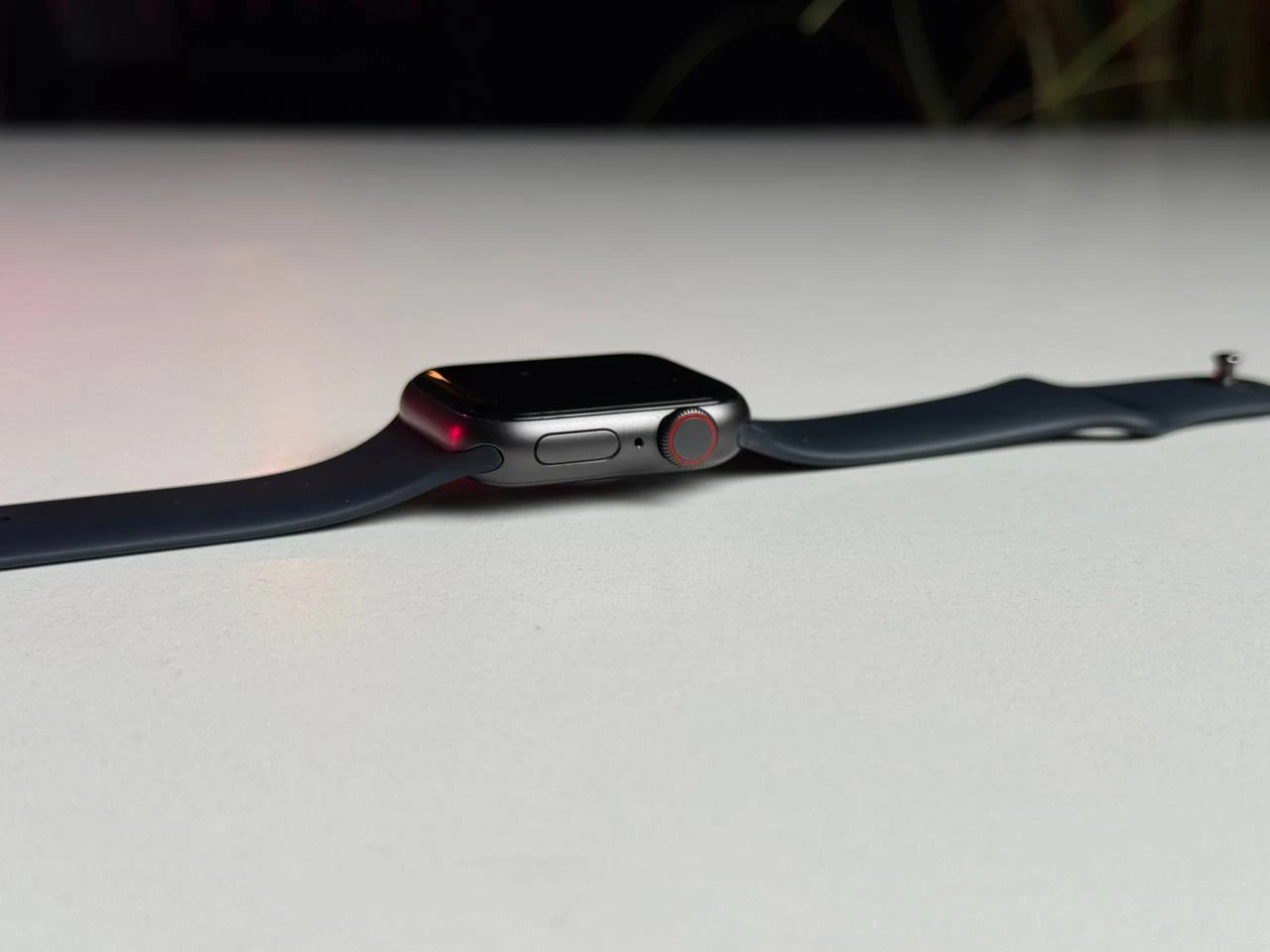 Б/У Apple Watch SE GPS + Cellular 40mm Space Gray Aluminum Case with Midnight Sport Band (MKQQ3, MKR23) - Состояние: хорошее | Аккумулятор: 100% | Комплектация: часы, кабель зарядки | Гарантия: 3 мес.